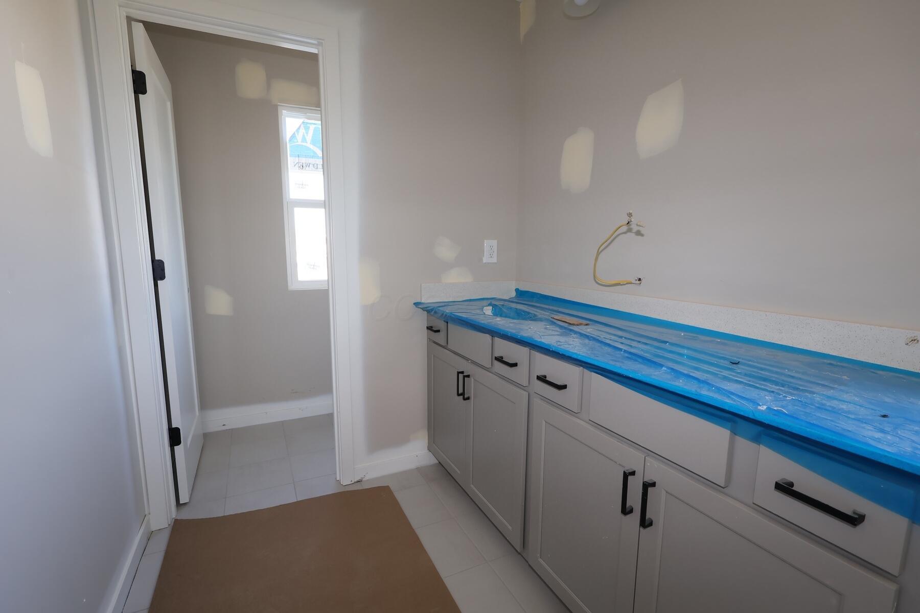 5888 Creekview Drive Property Photo 13