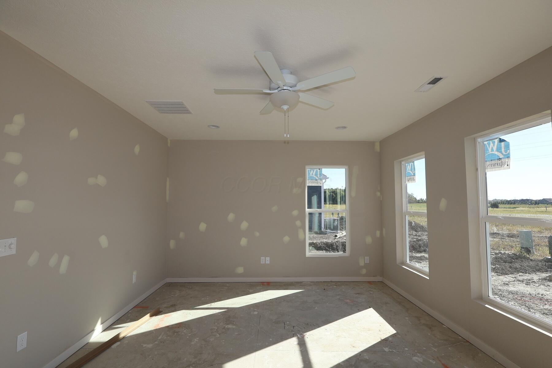 5876 Creekview Drive Property Photo 4