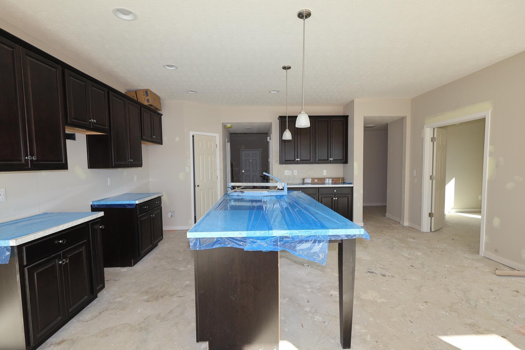 5876 Creekview Drive Property Photo 7