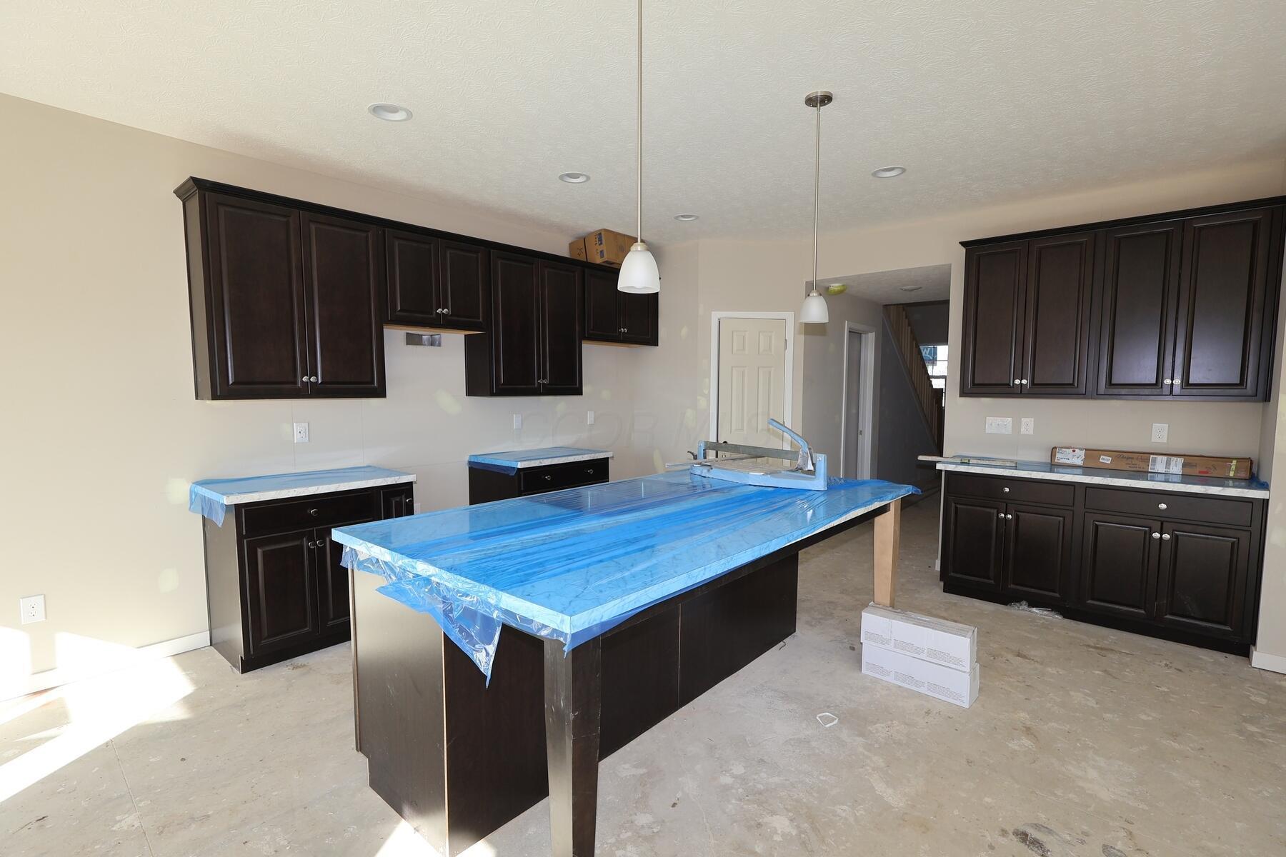 5876 Creekview Drive Property Photo 8