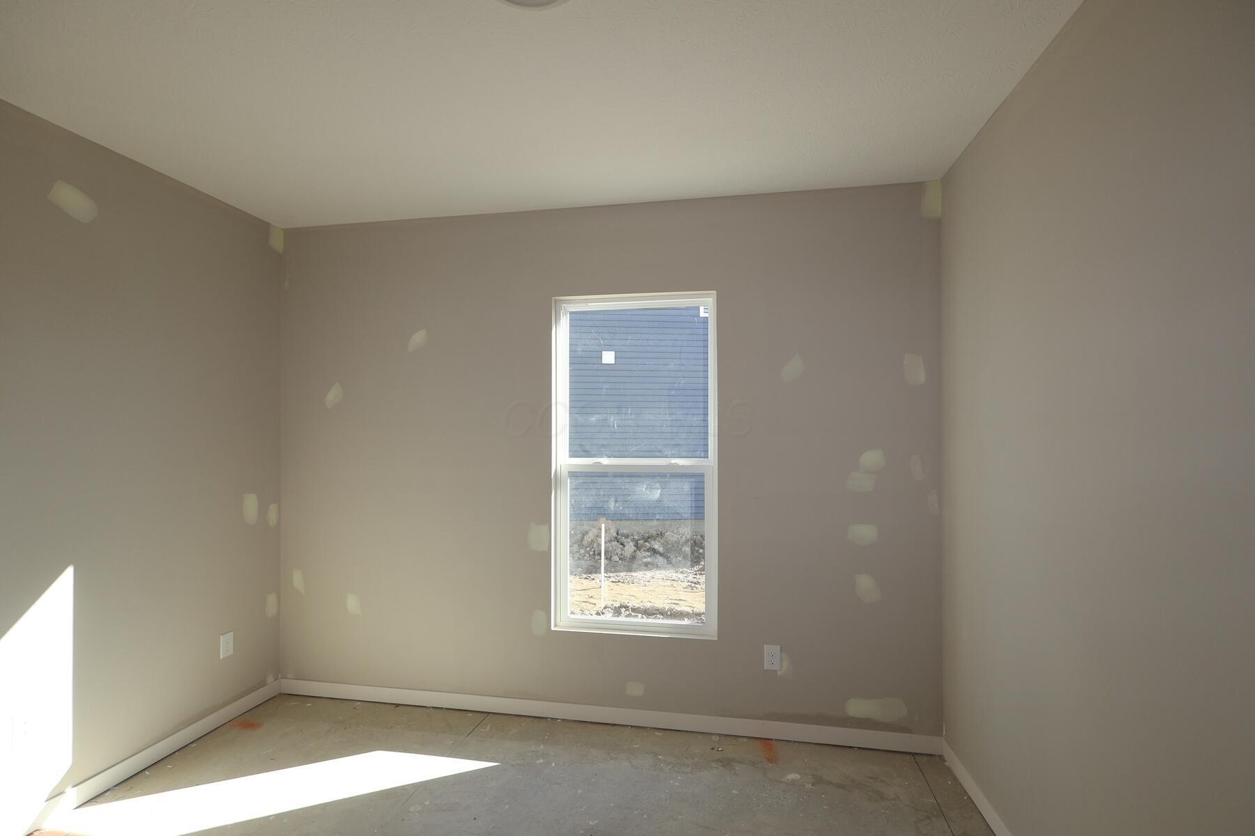 5876 Creekview Drive Property Photo 11