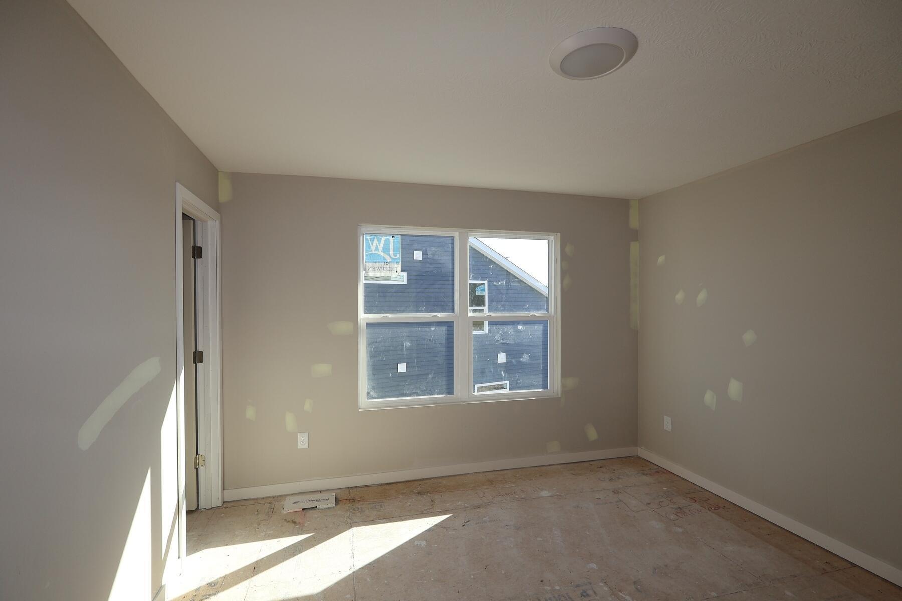 5876 Creekview Drive Property Photo 12