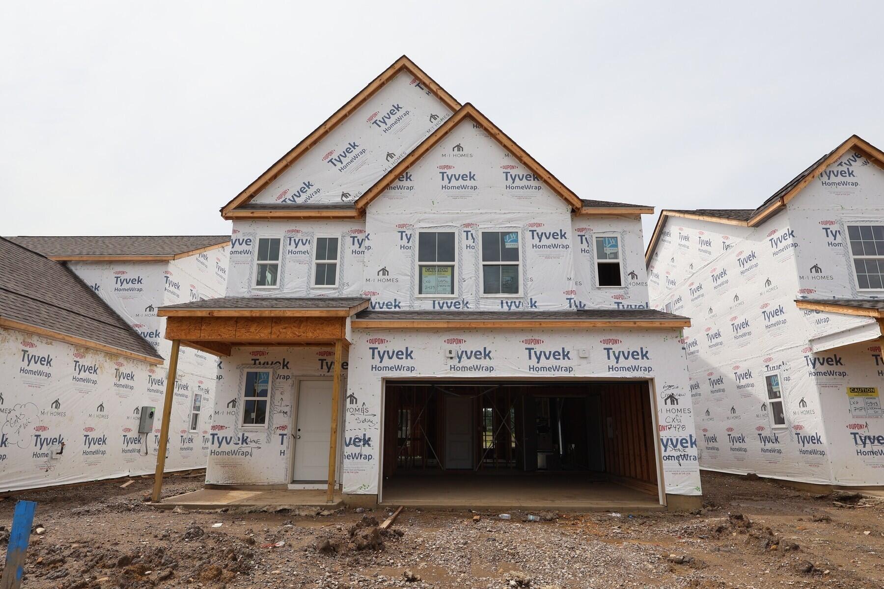 5856 Creekview Drive Property Photo 1
