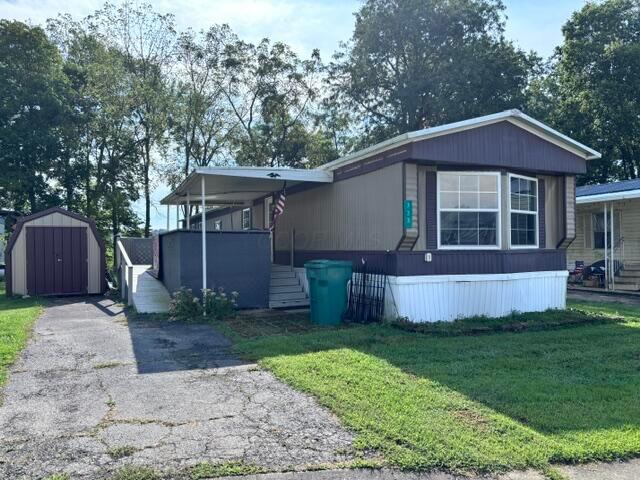 333 Greenbriar Lane E Property Photo 1
