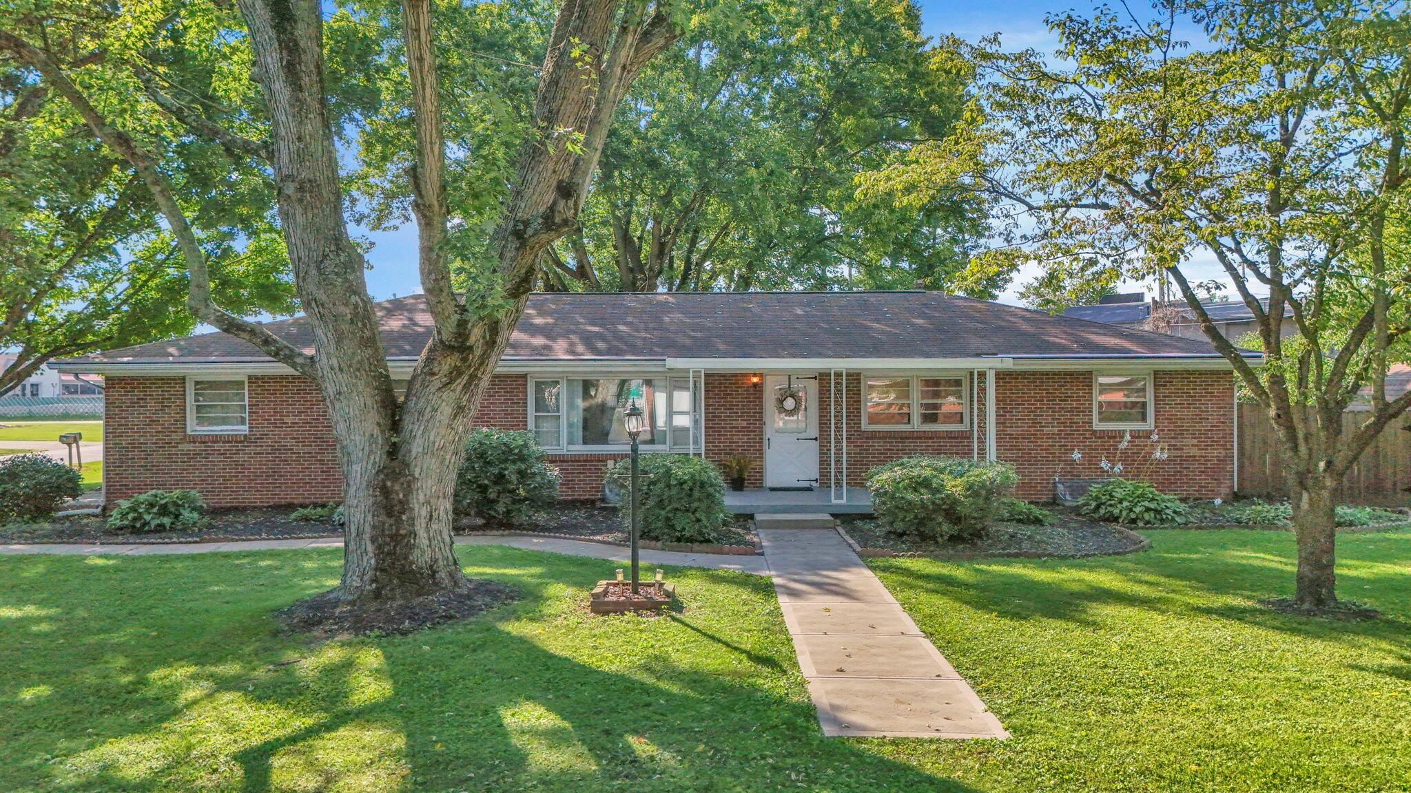 823 Wayne Drive Property Photo 1