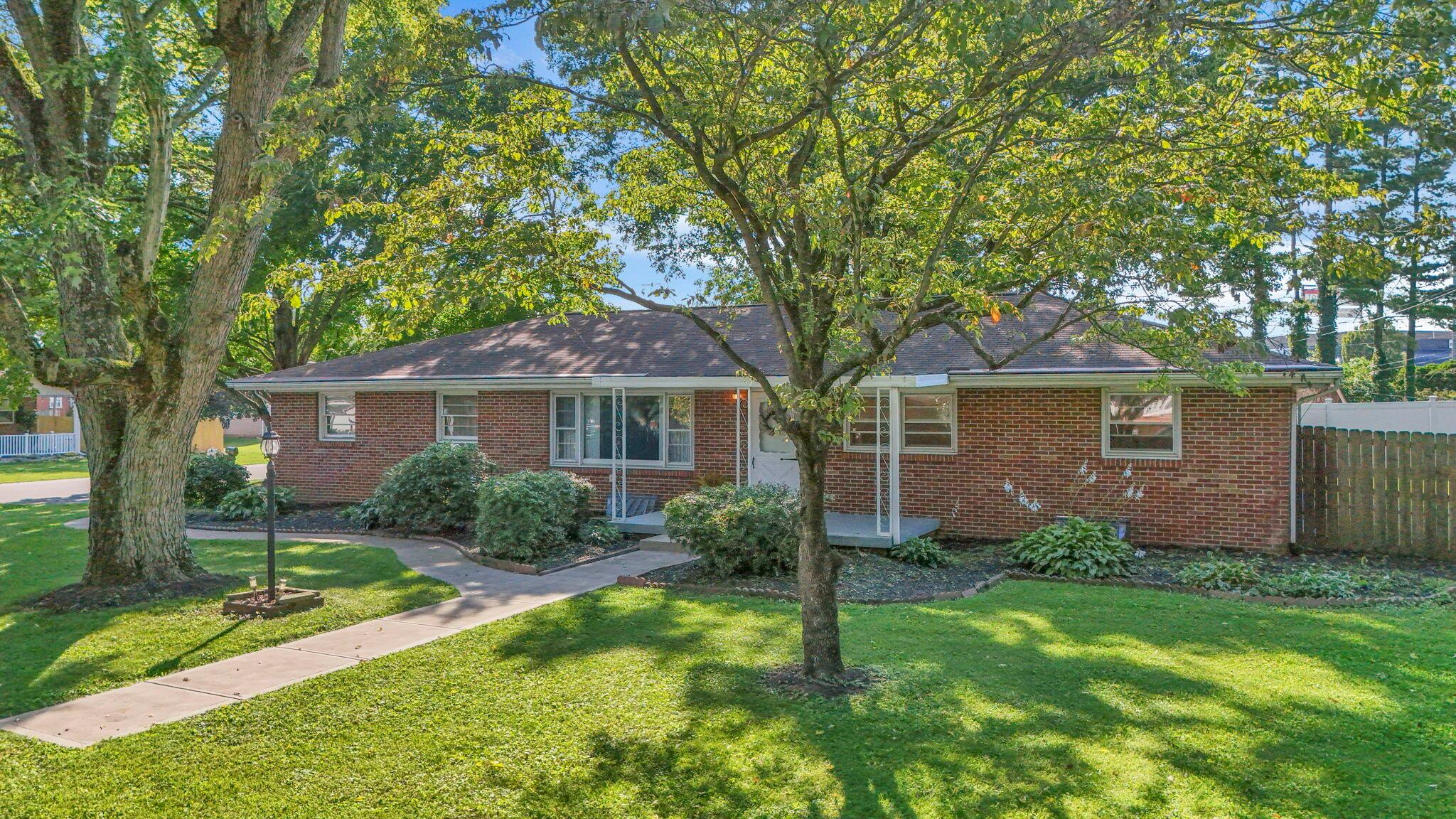823 Wayne Drive Property Photo 6
