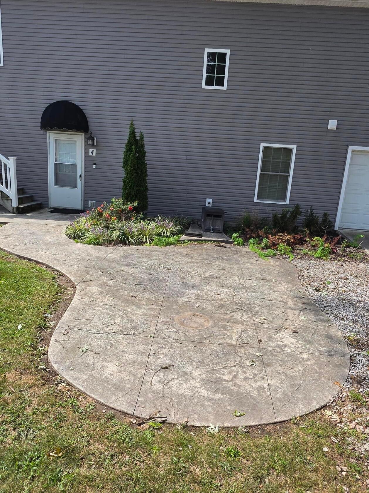 4 Rosebraugh Circle E Property Photo 9