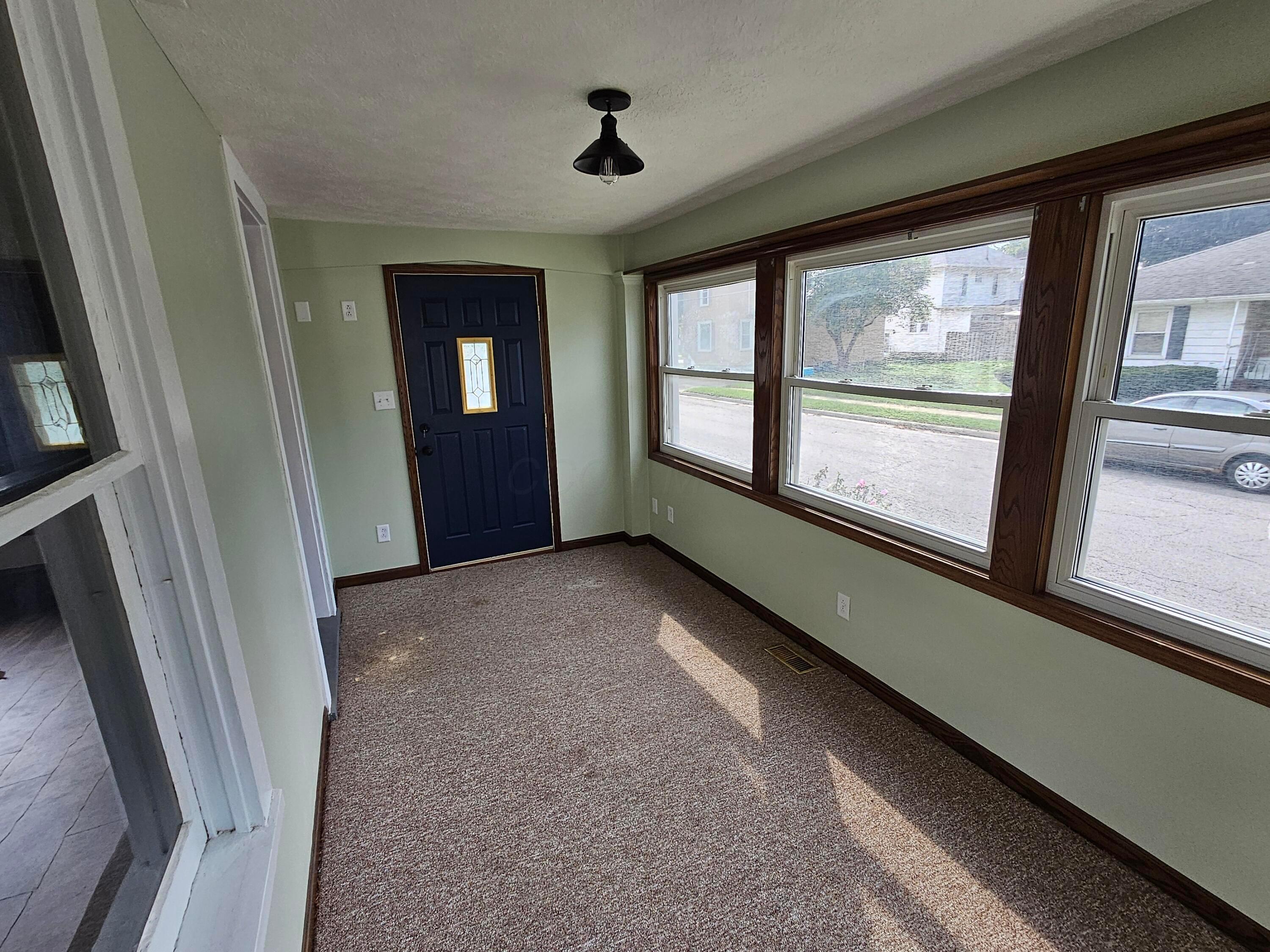 118 E Oakwood Avenue Property Photo 4