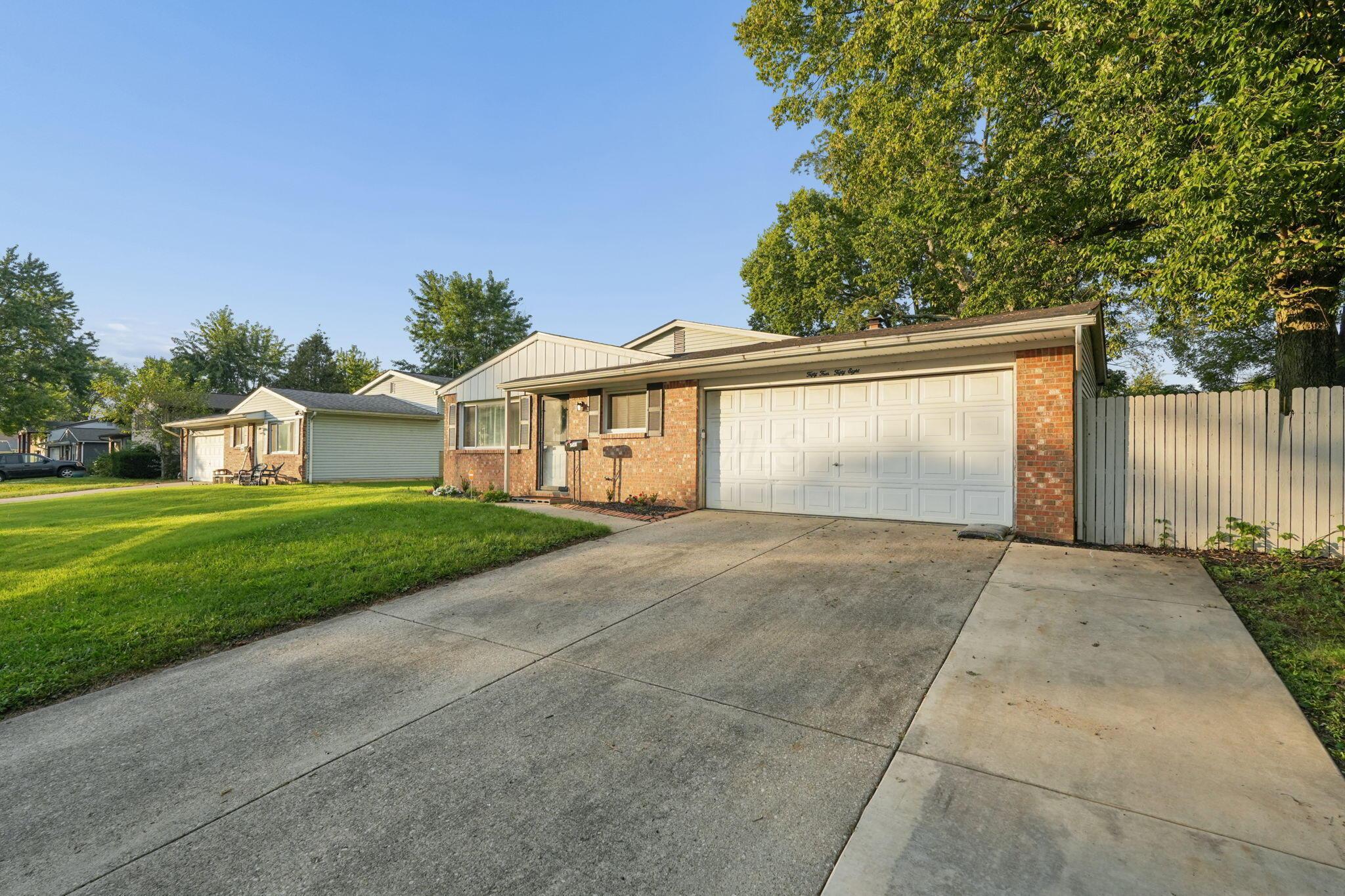 5458 Carbondale Drive Property Photo 3