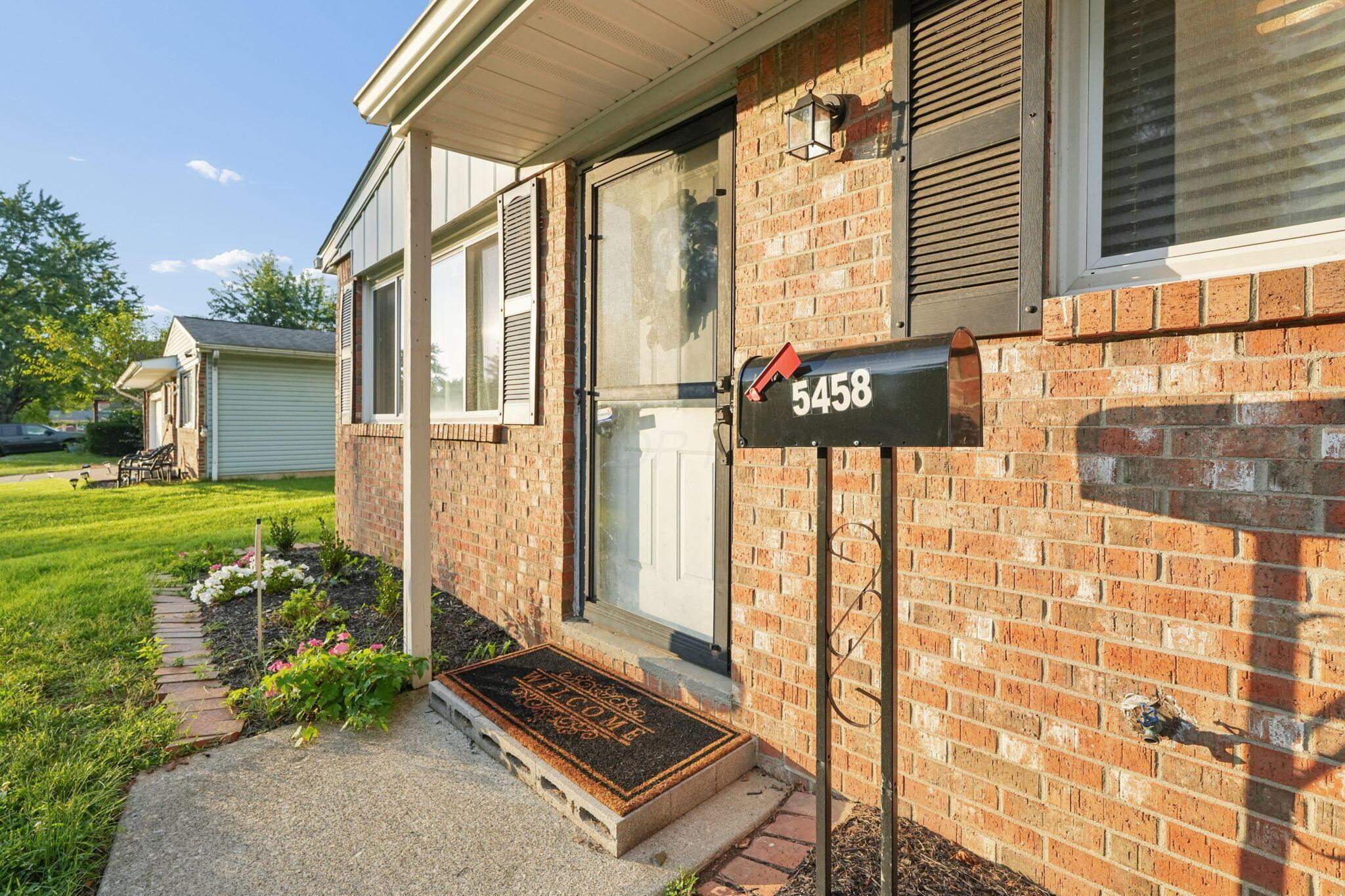 5458 Carbondale Drive Property Photo 4