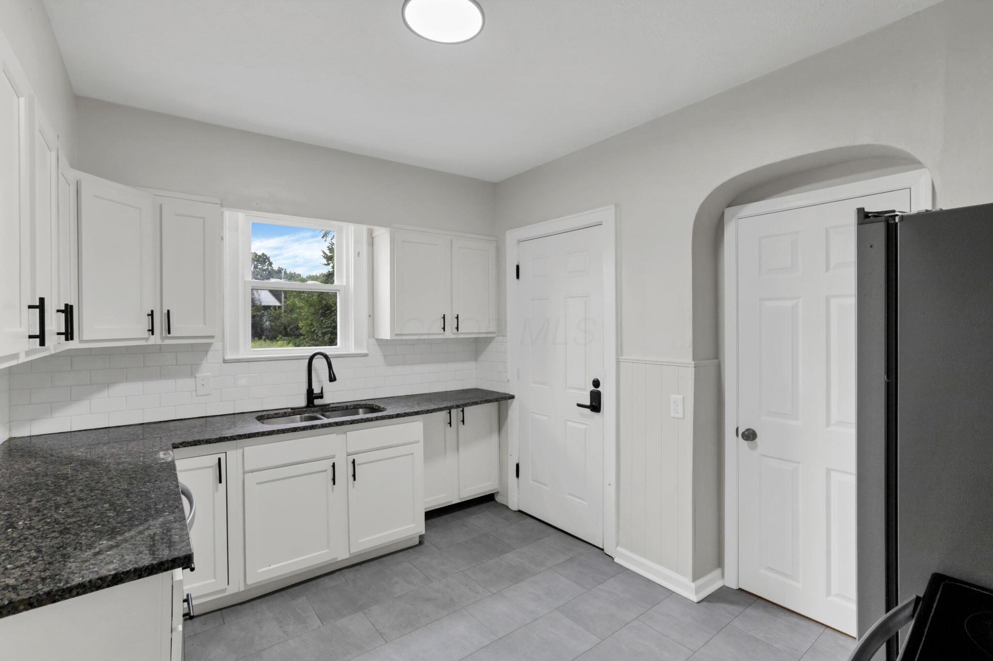 2365 N Stelzer Road Property Photo 12