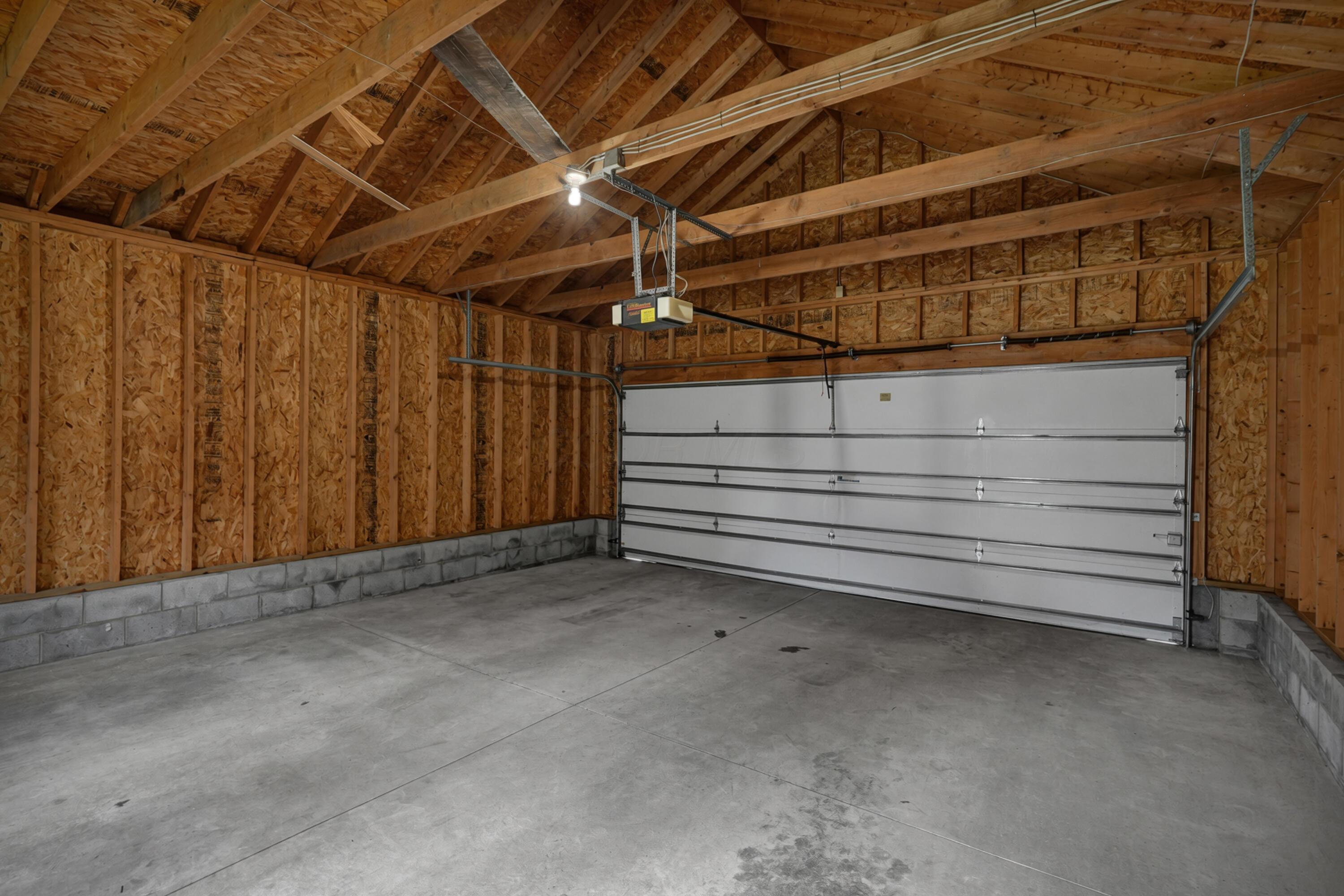 325 W 6th Avenue Property Photo 42