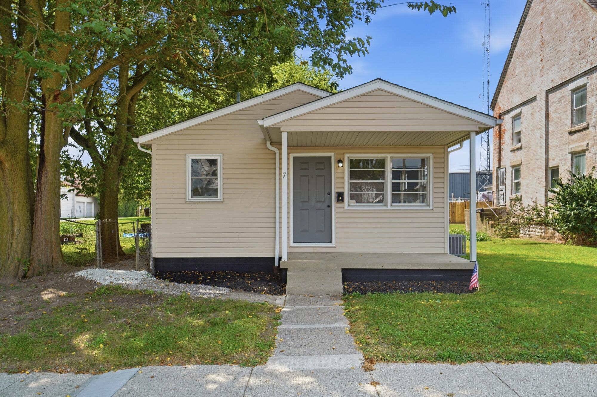 7 Maple Street Property Photo 1
