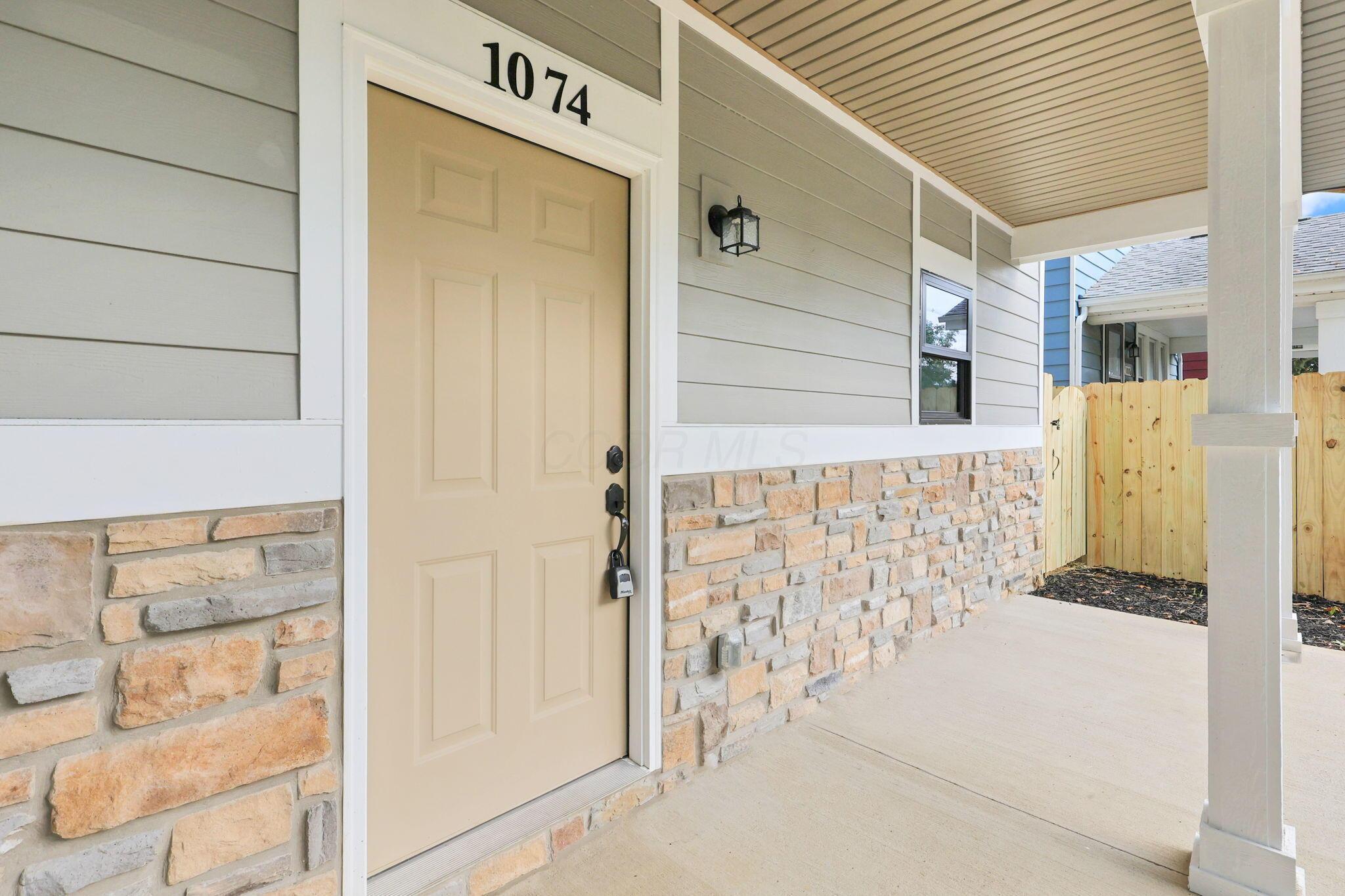 1074 Lockbourne Road Property Photo 6