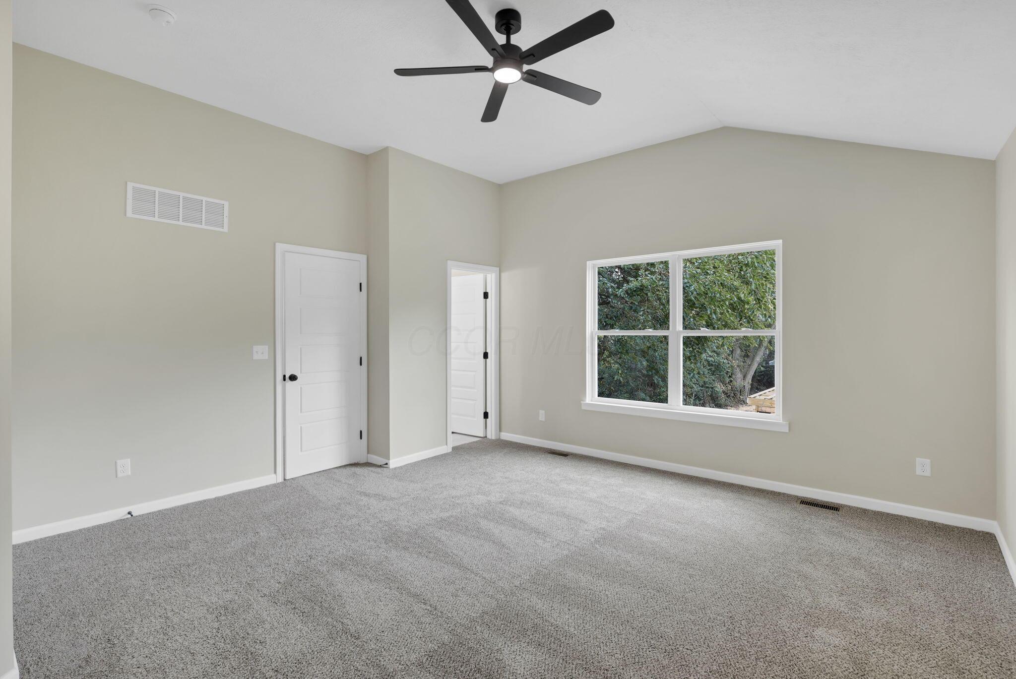 1074 Lockbourne Road Property Photo 18