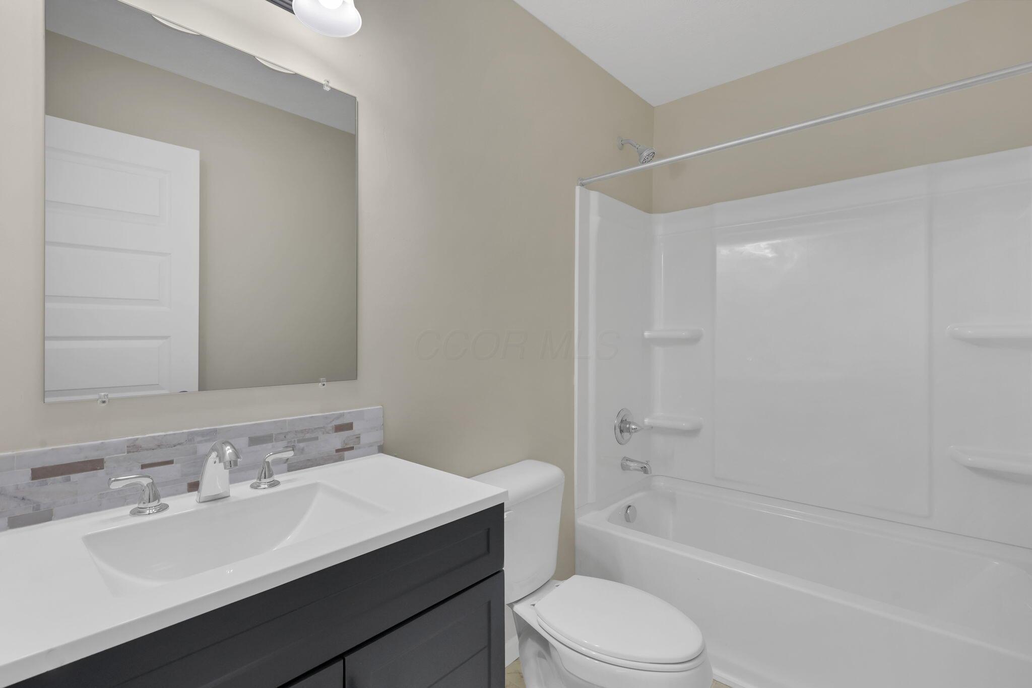 1074 Lockbourne Road Property Photo 22