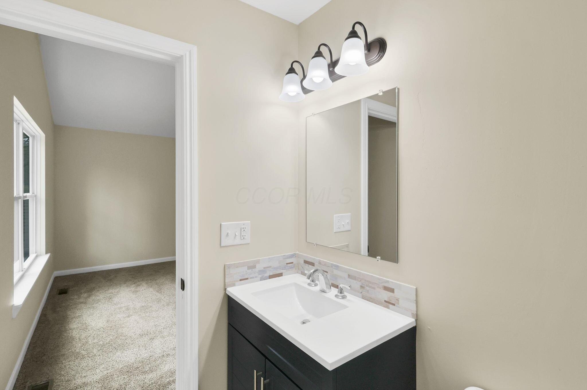 1074 Lockbourne Road Property Photo 24