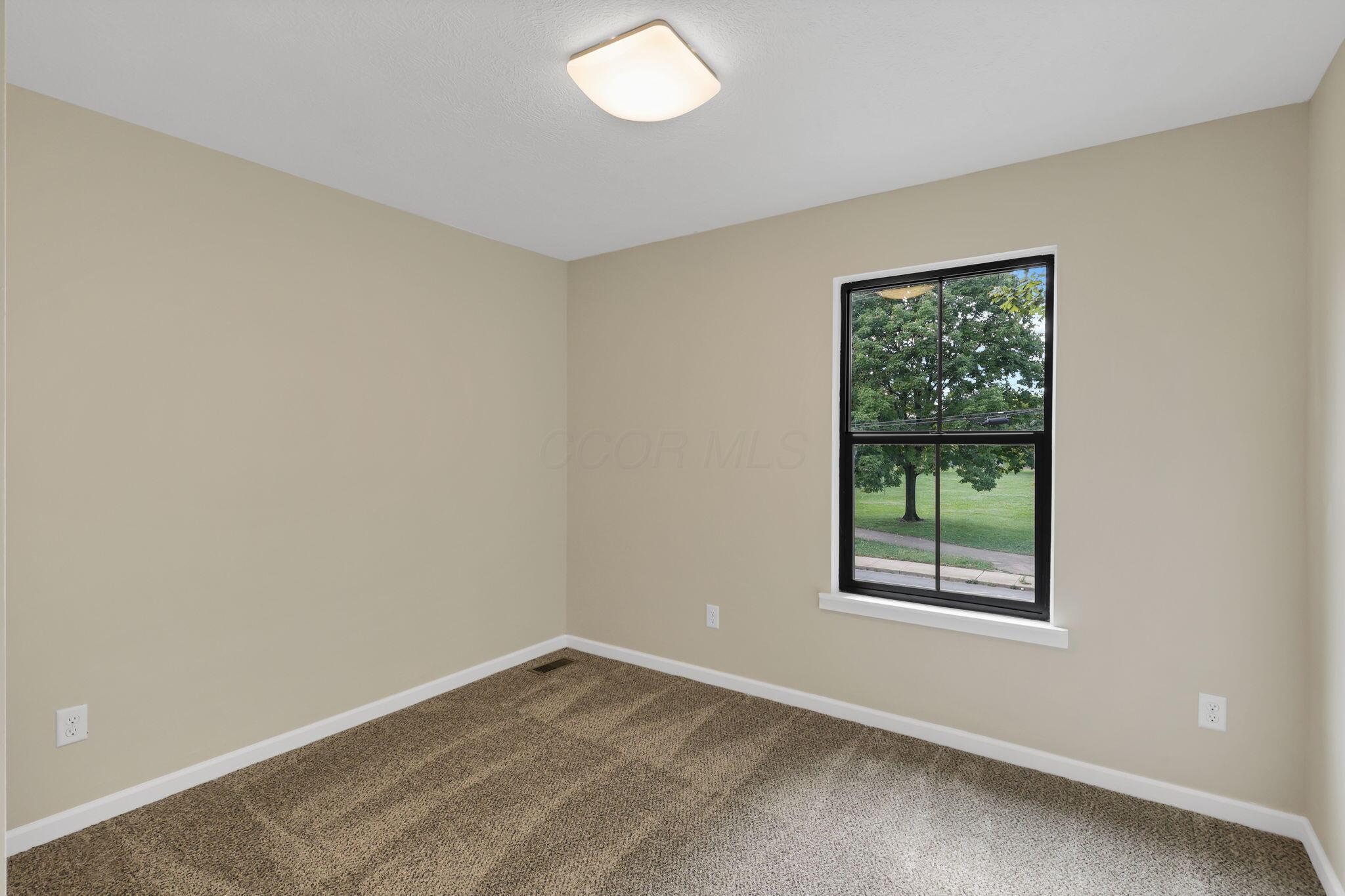 1074 Lockbourne Road Property Photo 27