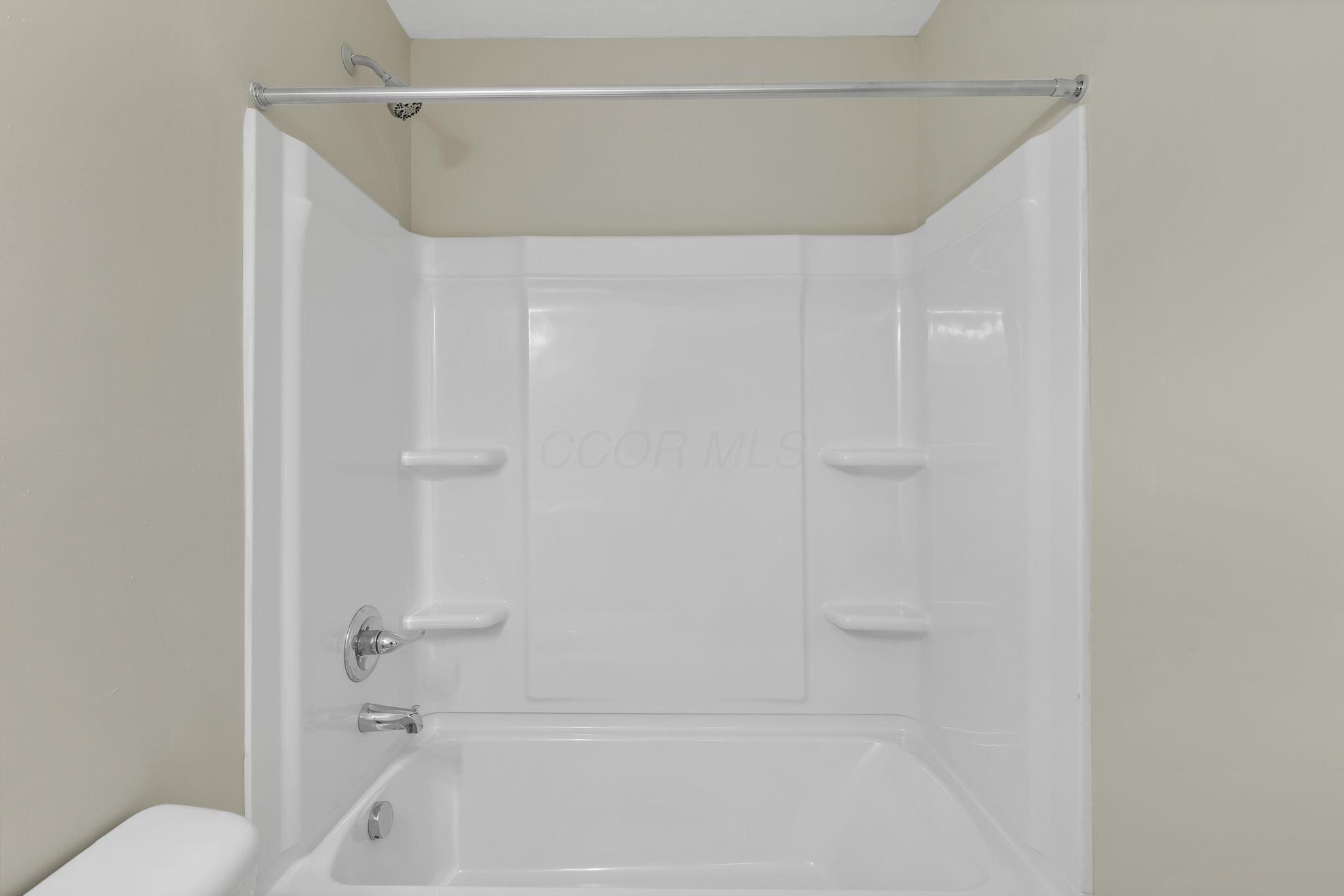1074 Lockbourne Road Property Photo 30