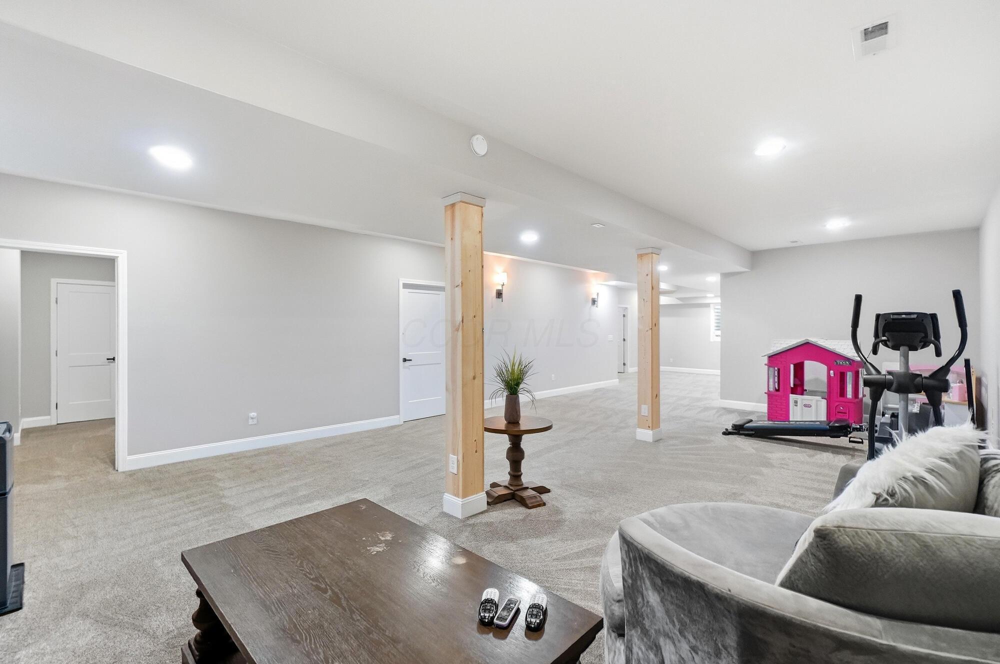 6377 Harrisburg Georgesville Property Photo 45