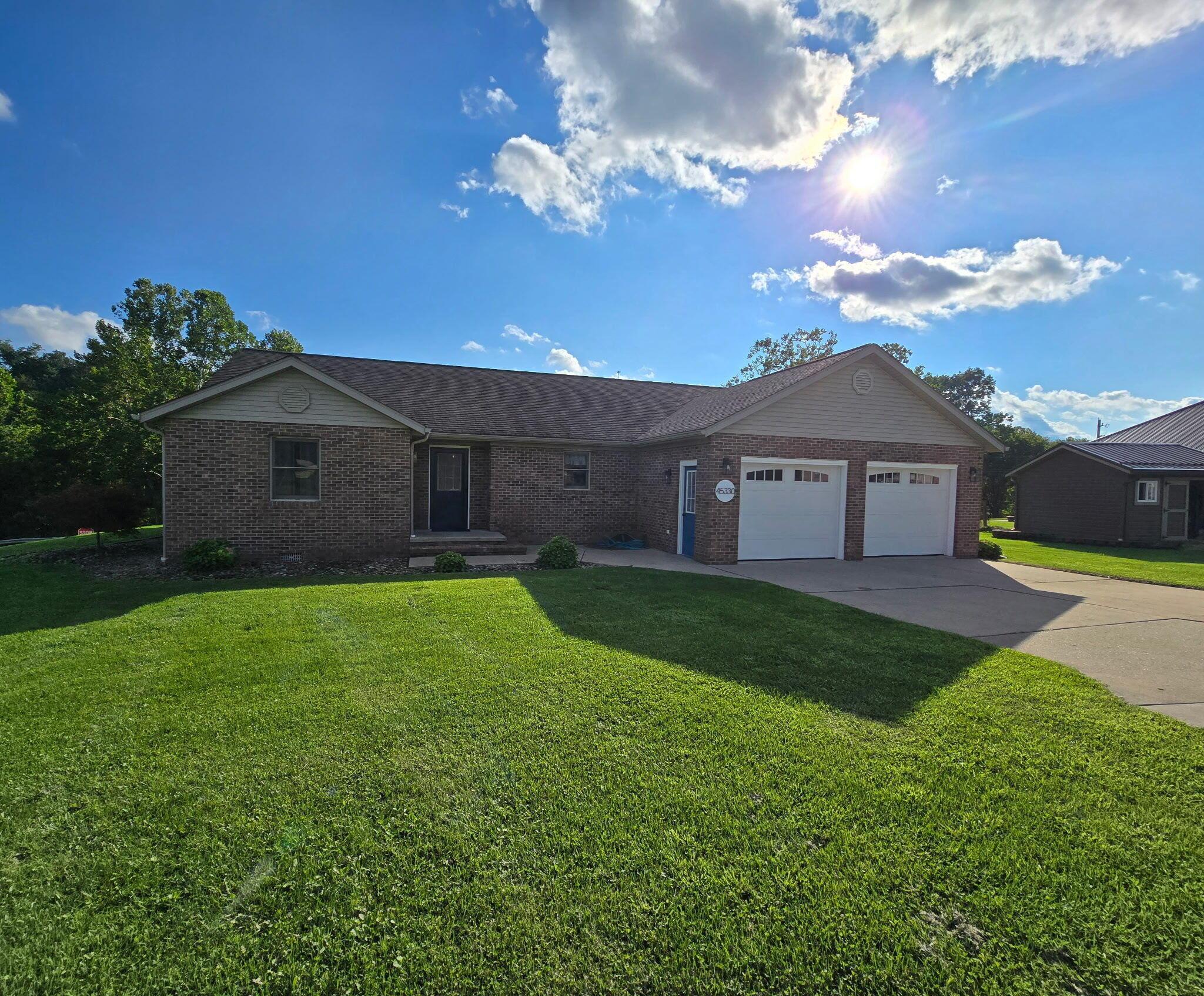 45330 Maple View Circle Property Photo 2