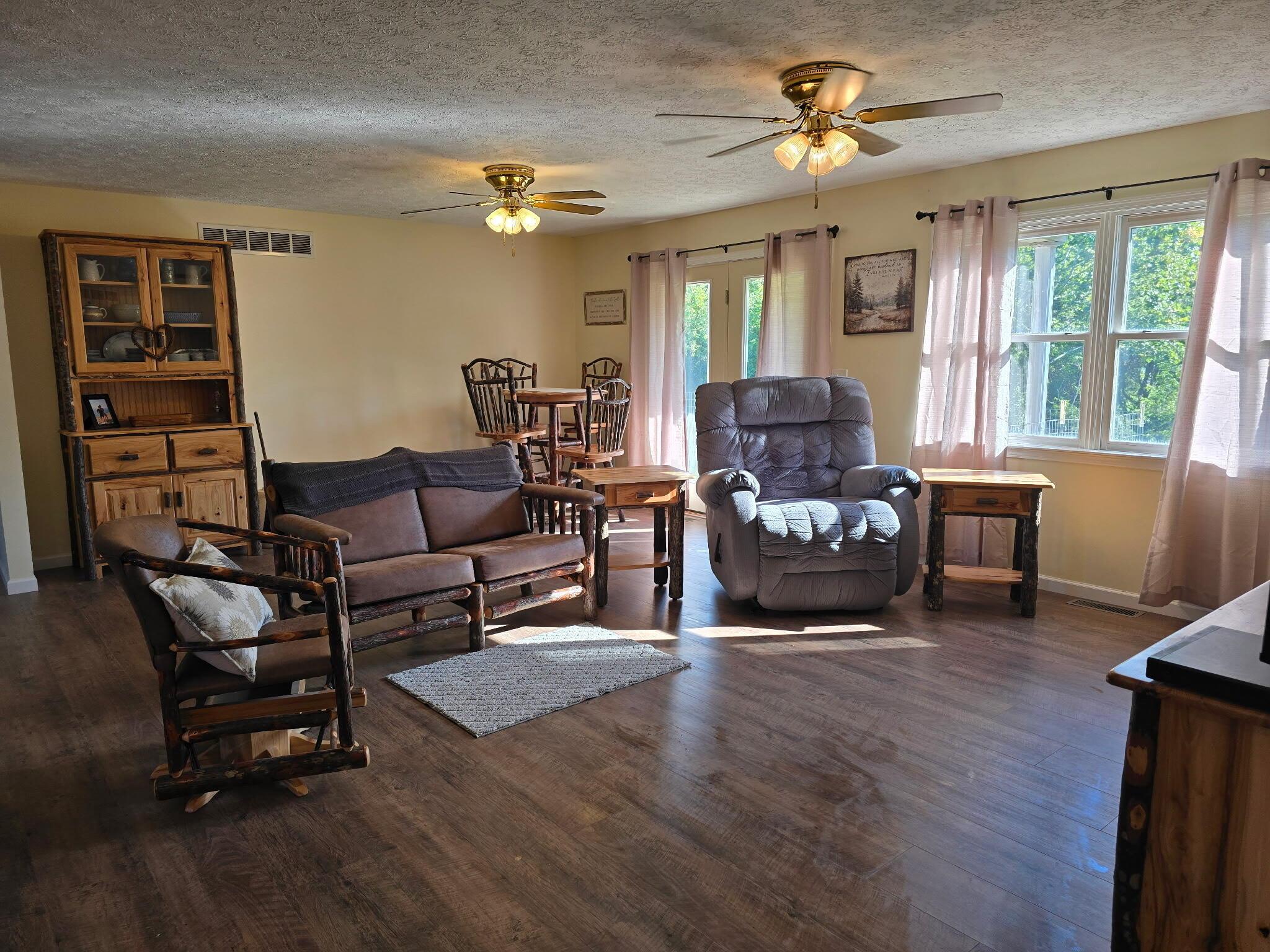 45330 Maple View Circle Property Photo 4