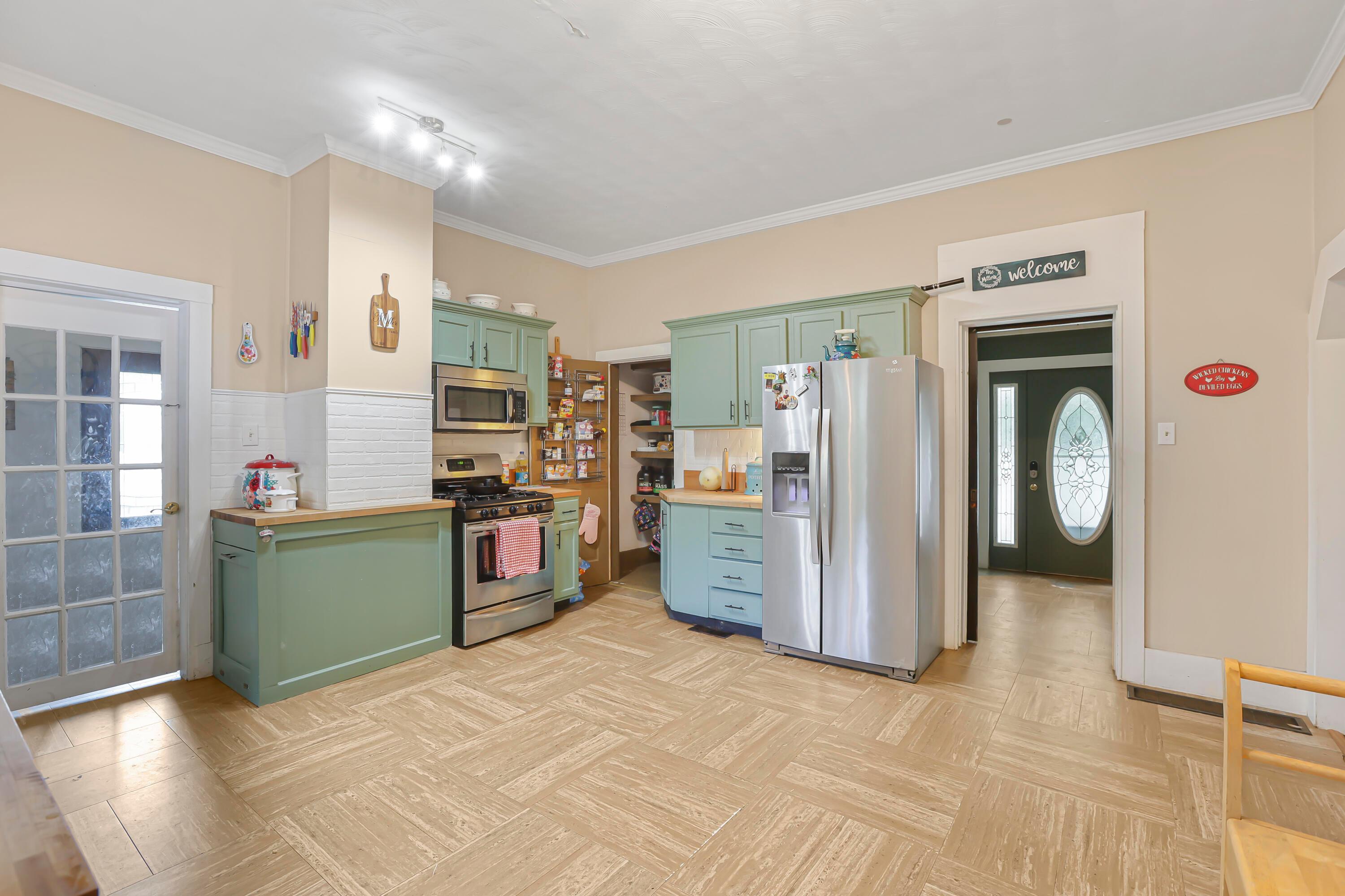 352 Mound Street Property Photo 17