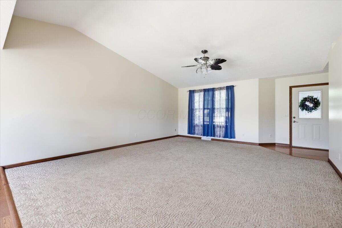 87 Struble Circle Property Photo 4