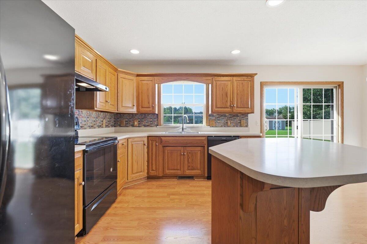 87 Struble Circle Property Photo 8