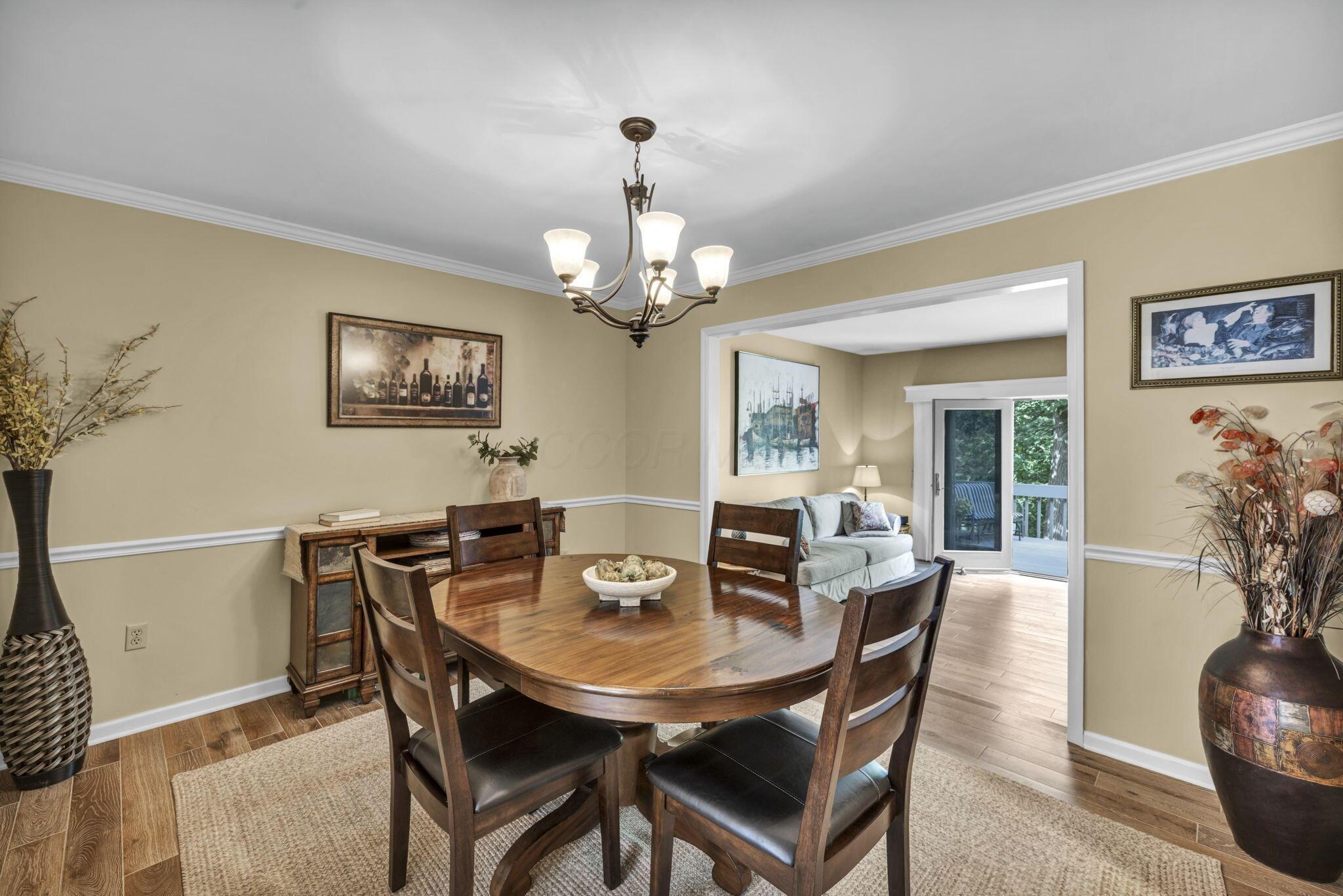 1114 Strathaven Drive N, 5c Property Photo 14