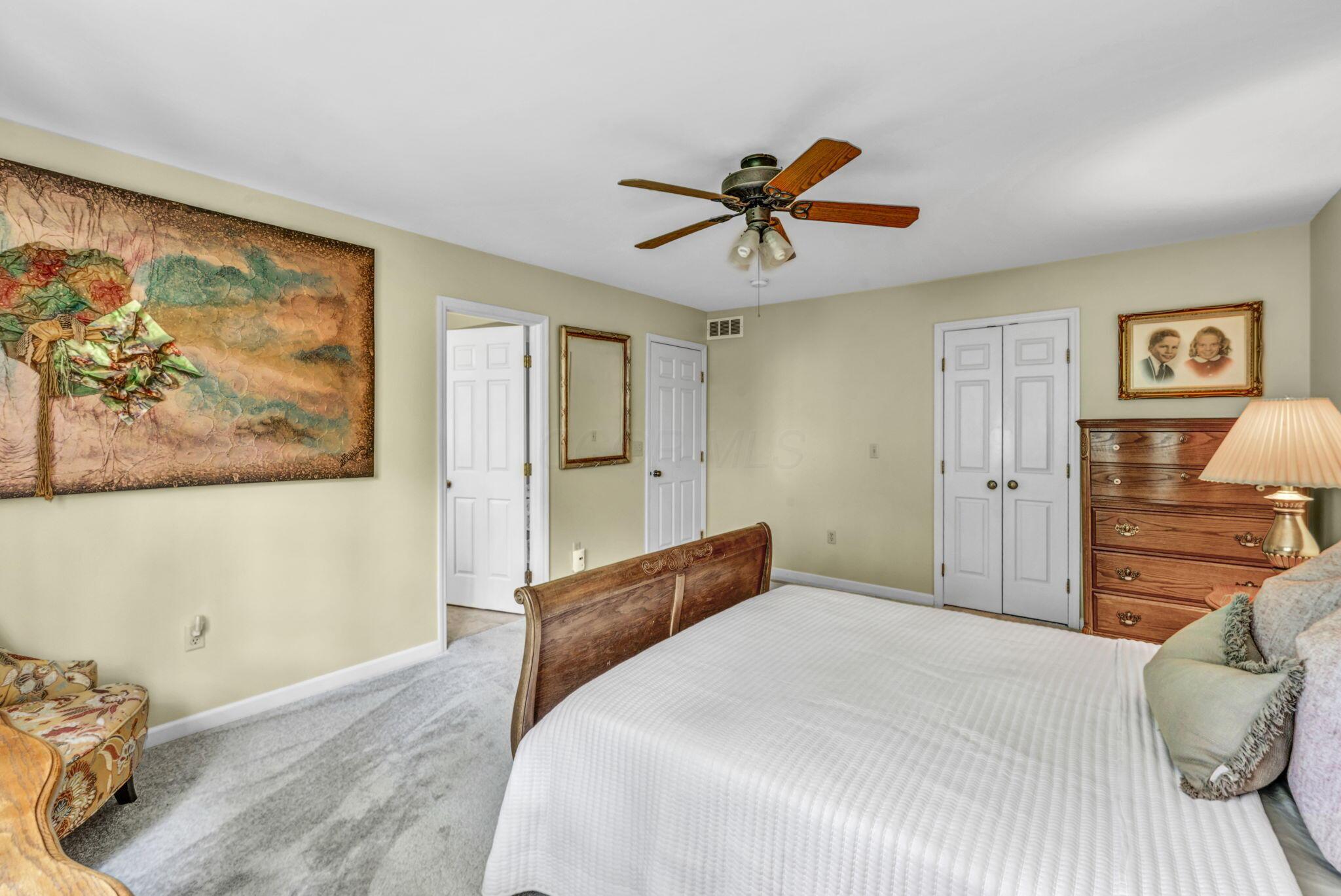 1114 Strathaven Drive N, 5c Property Photo 26