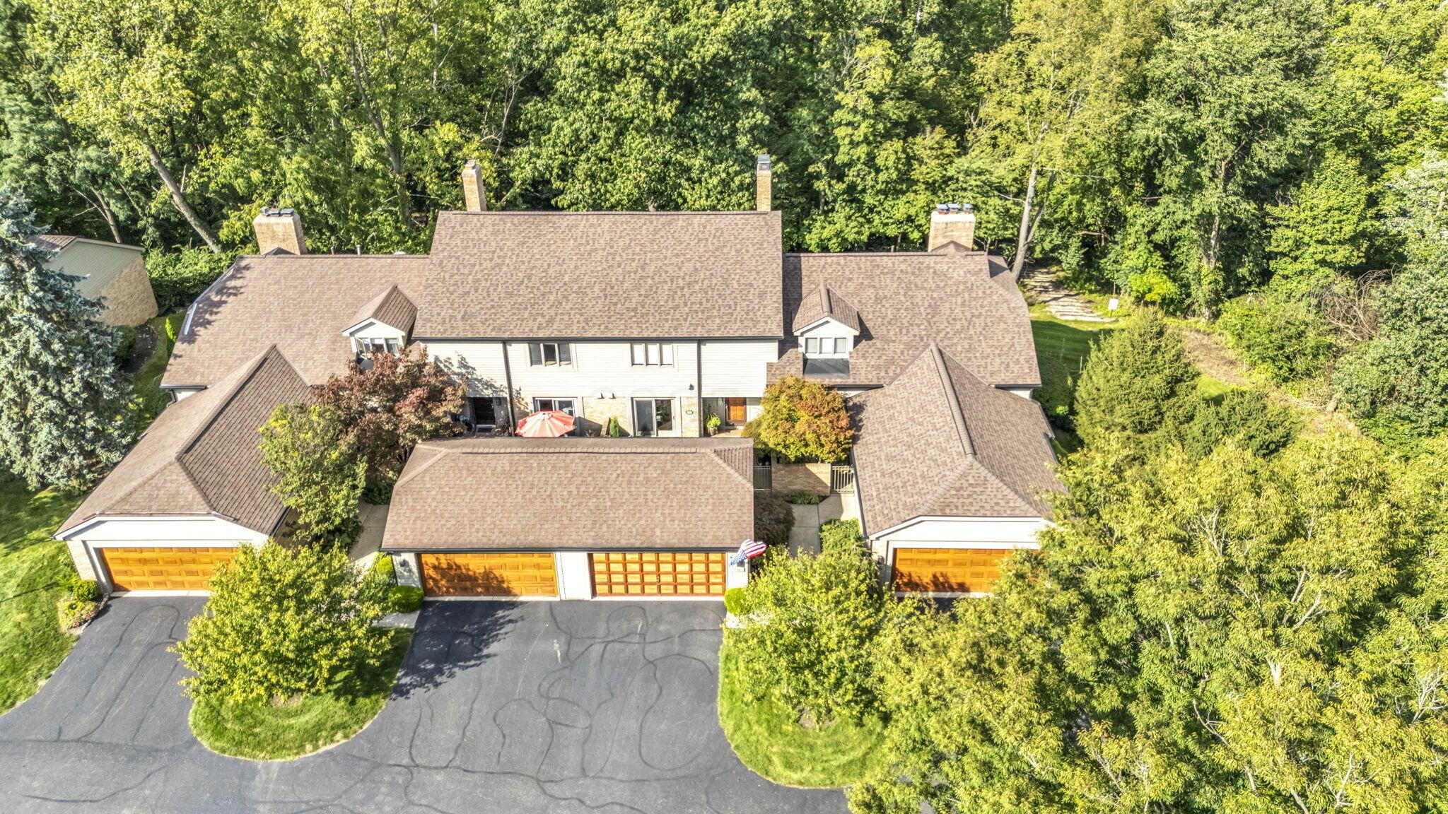 1114 Strathaven Drive N, 5c Property Photo 44