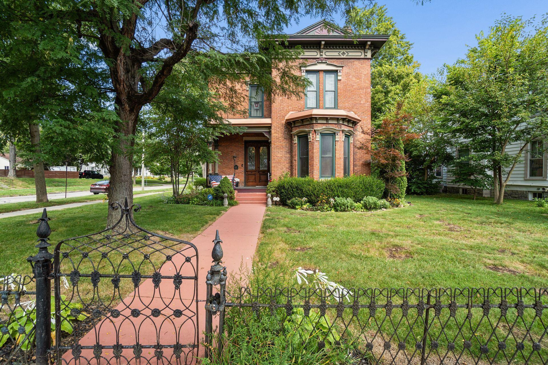 78 W Lincoln Avenue Property Photo 1