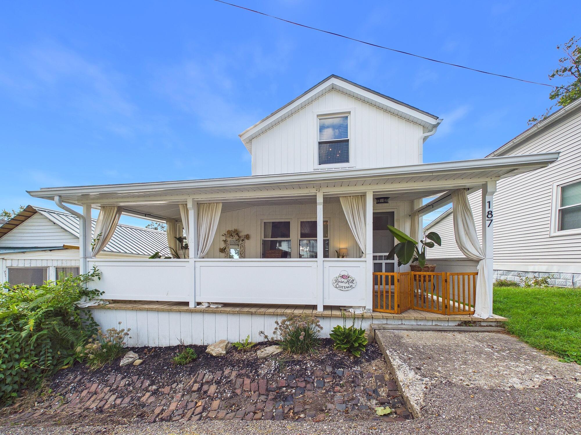187 9th Street Property Photo 1