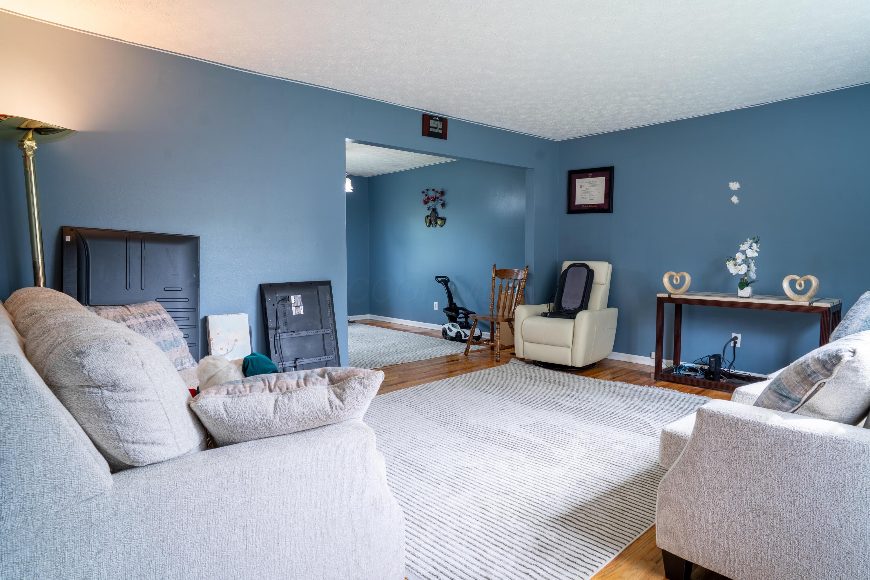 6272 Skywae Drive Property Photo 2