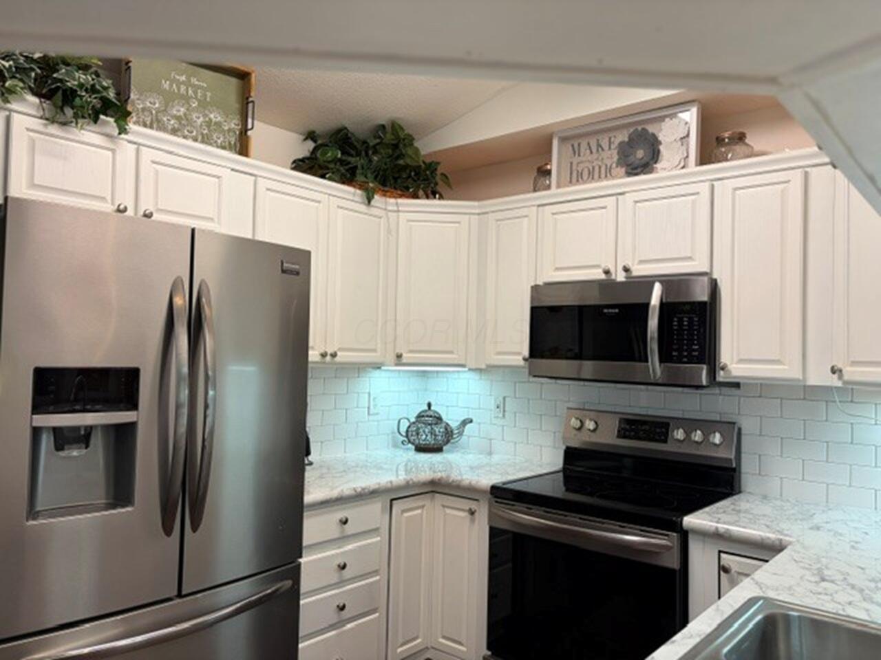 3954 Wiston Drive Property Photo 6