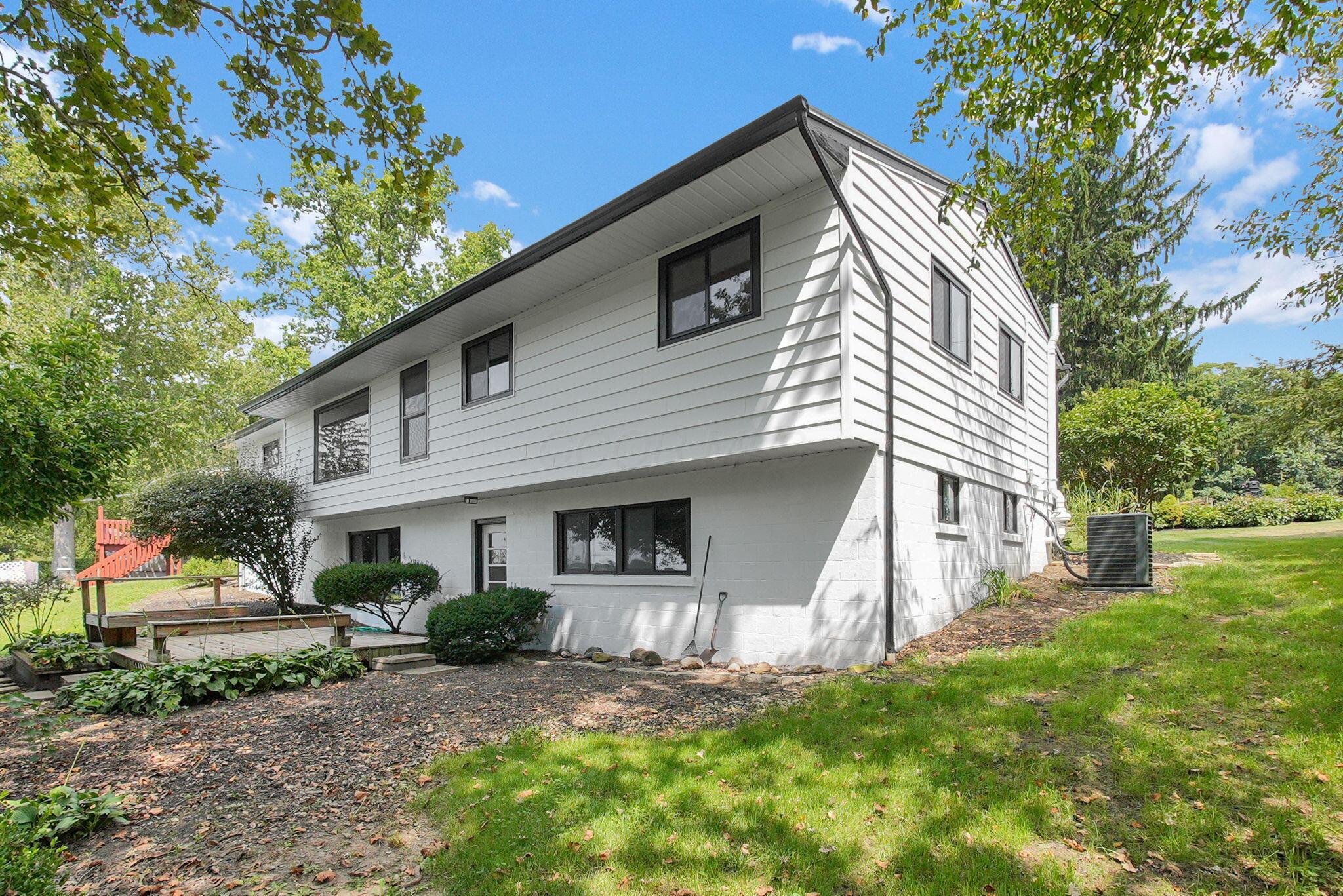 1176 Cambridge Place Property Photo 4