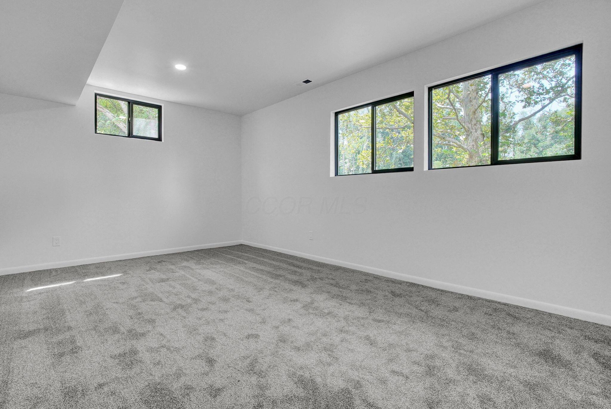 1176 Cambridge Place Property Photo 29