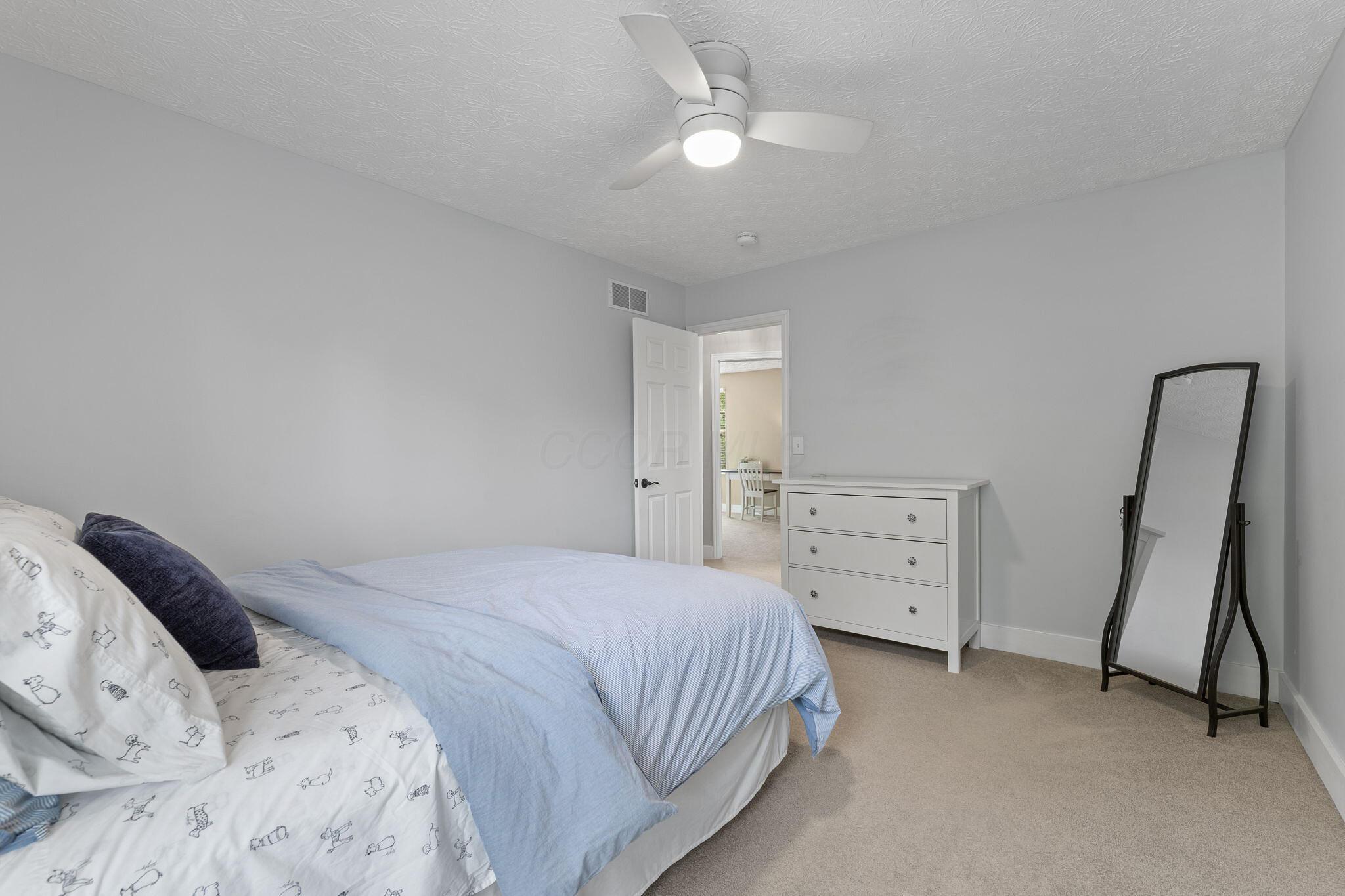 1739 Harrison Pond Drive Property Photo 33