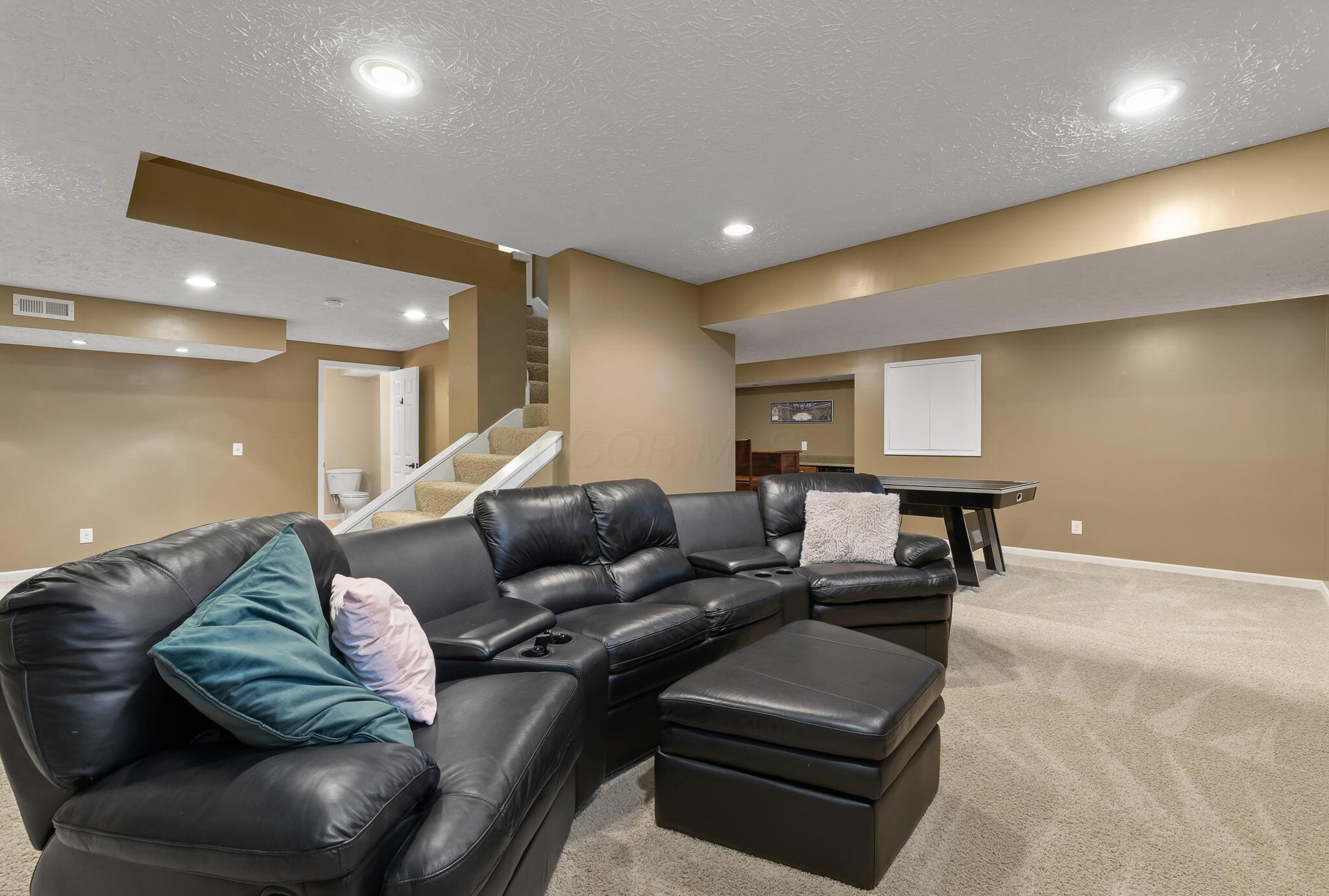 1739 Harrison Pond Drive Property Photo 40