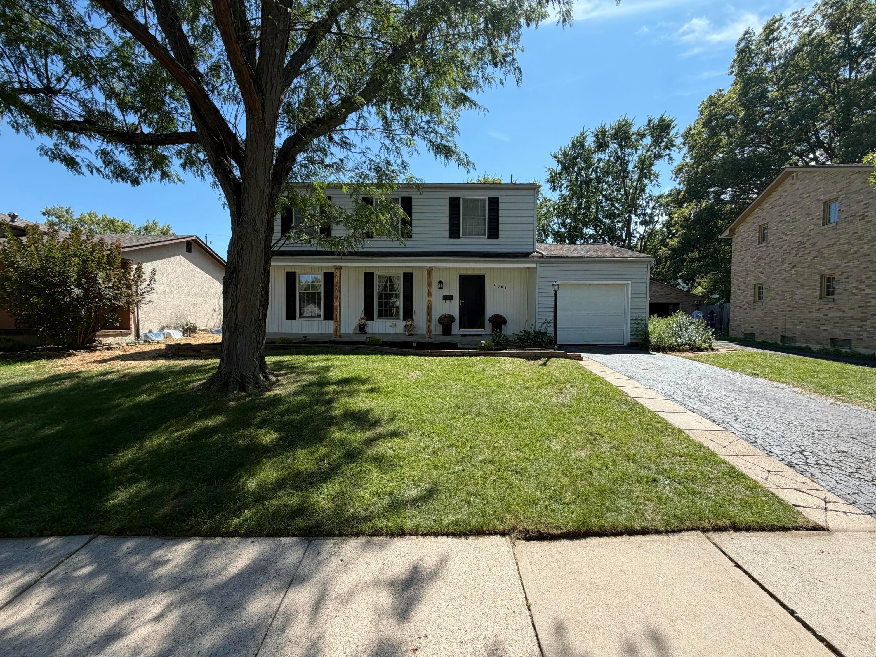 6909 Ardelle Drive Property Photo 1