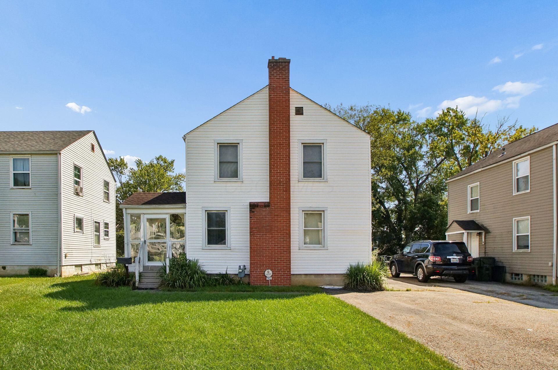 2422 Bretton Place Property Photo 1