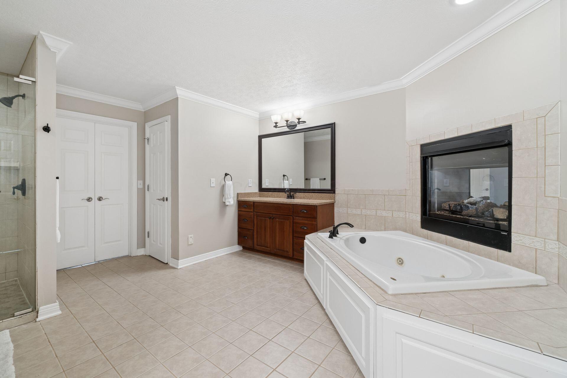 2784 Silverleaf Drive Property Photo 24