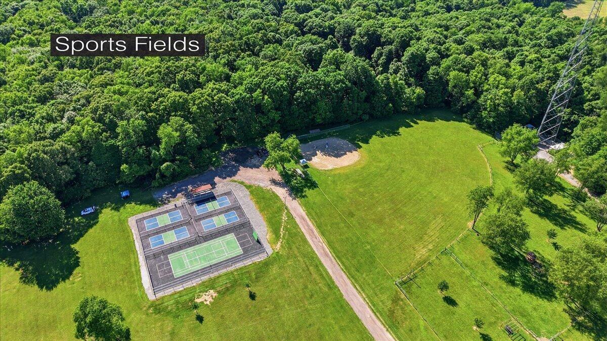 618 Courtland Drive Property Photo 60