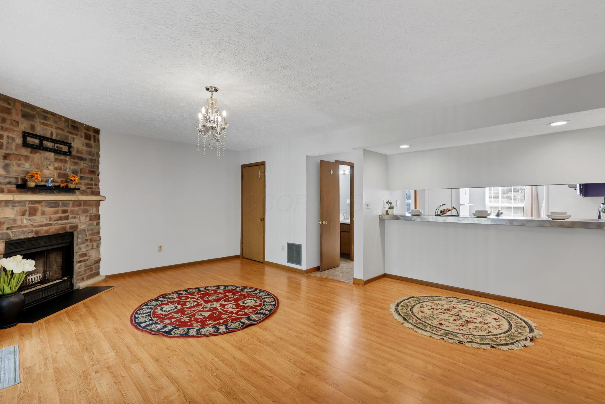 758 Crofton Circle Property Photo 6