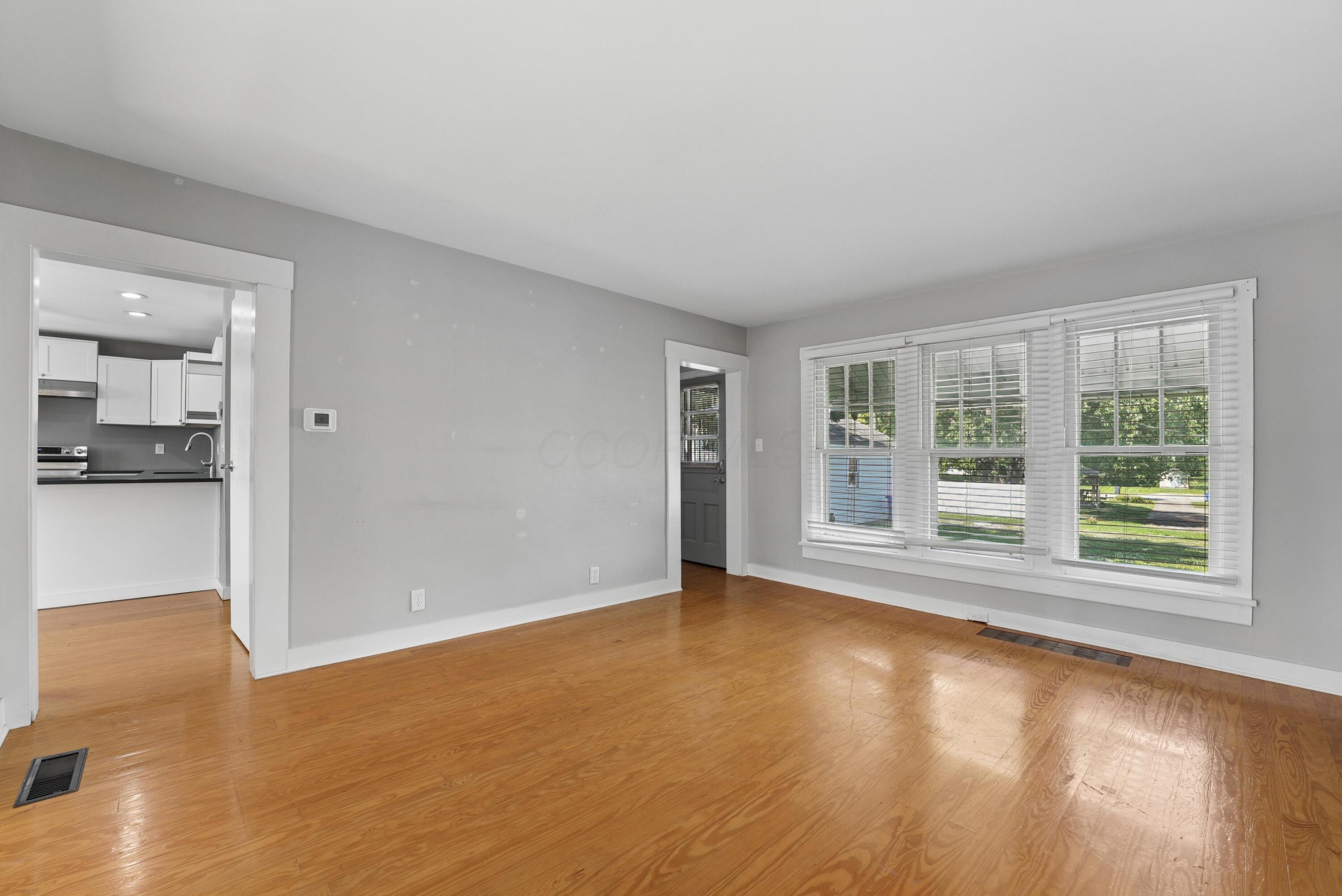 325 Main Street Property Photo 8