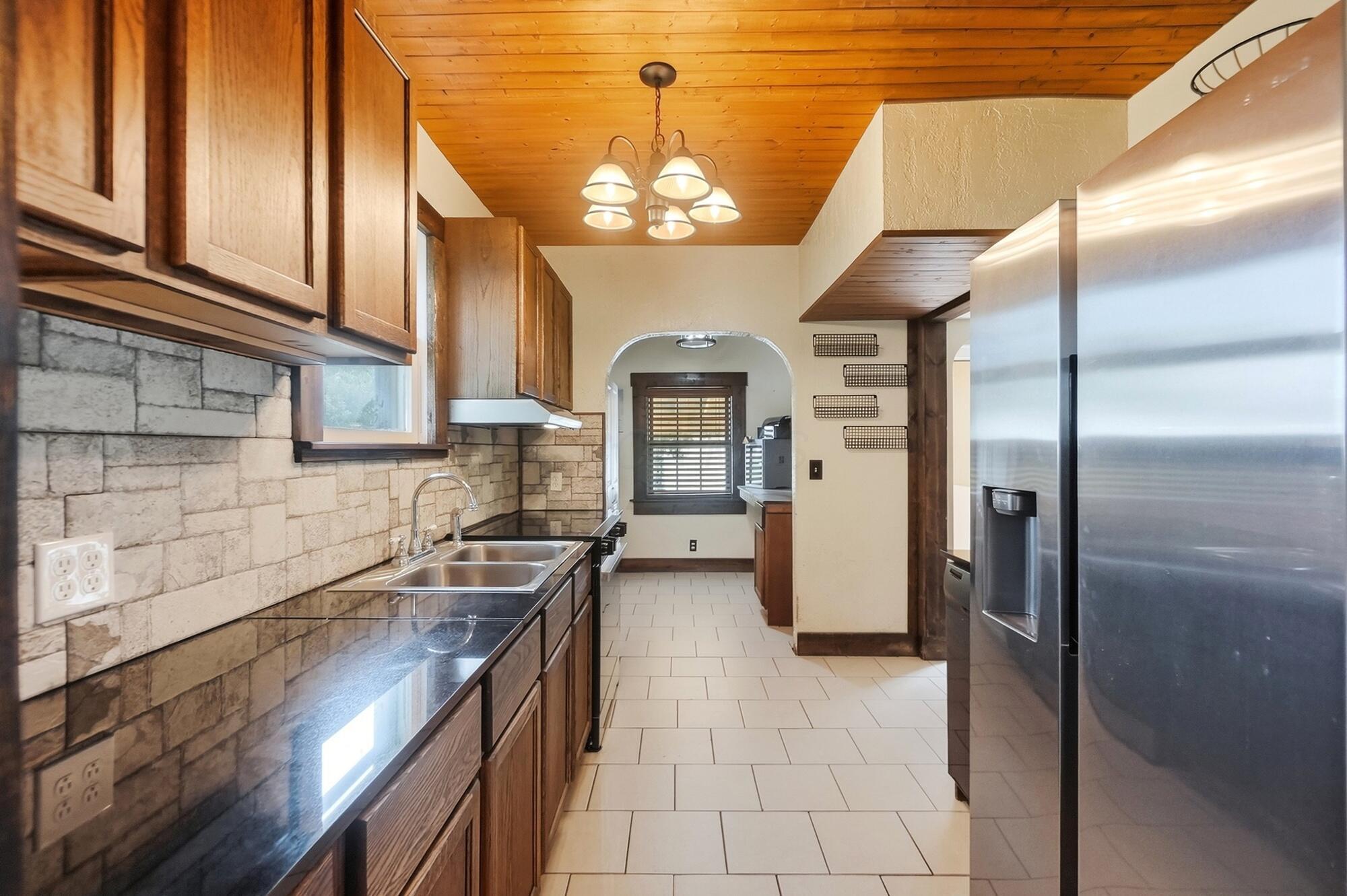 1024 Springlawn Avenue Property Photo 17