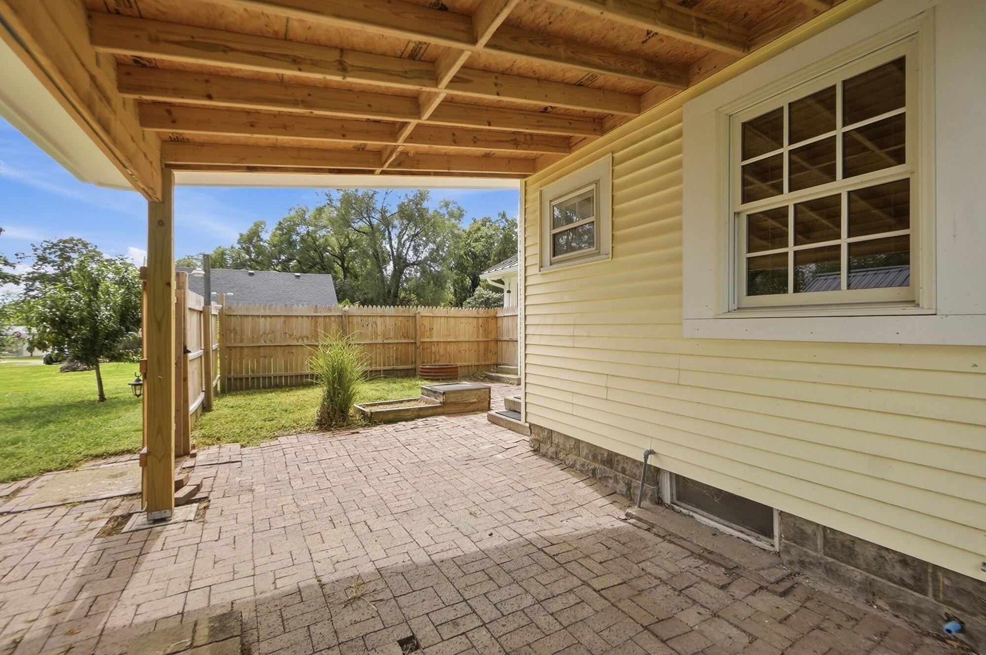 1024 Springlawn Avenue Property Photo 44