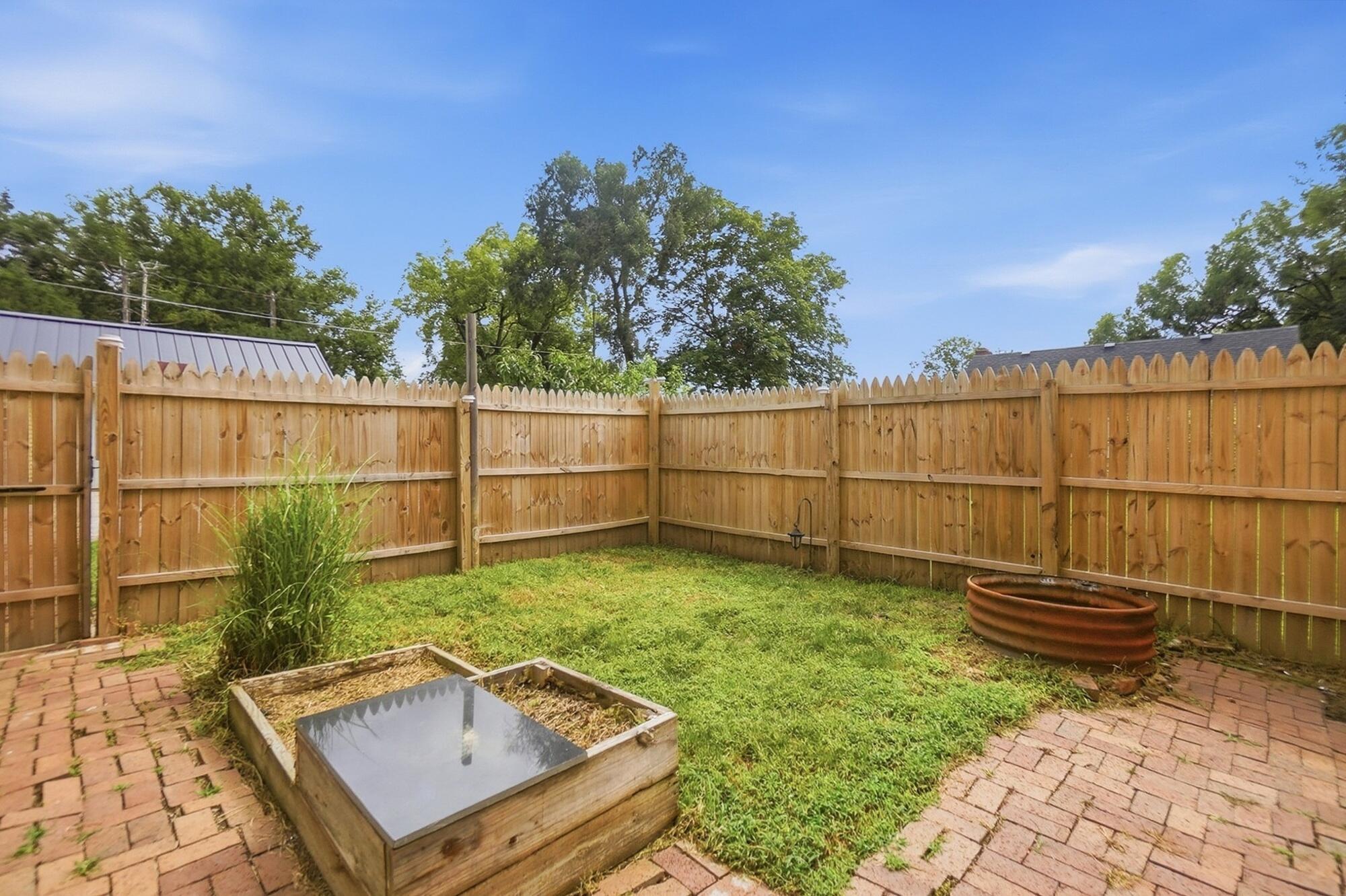 1024 Springlawn Avenue Property Photo 48