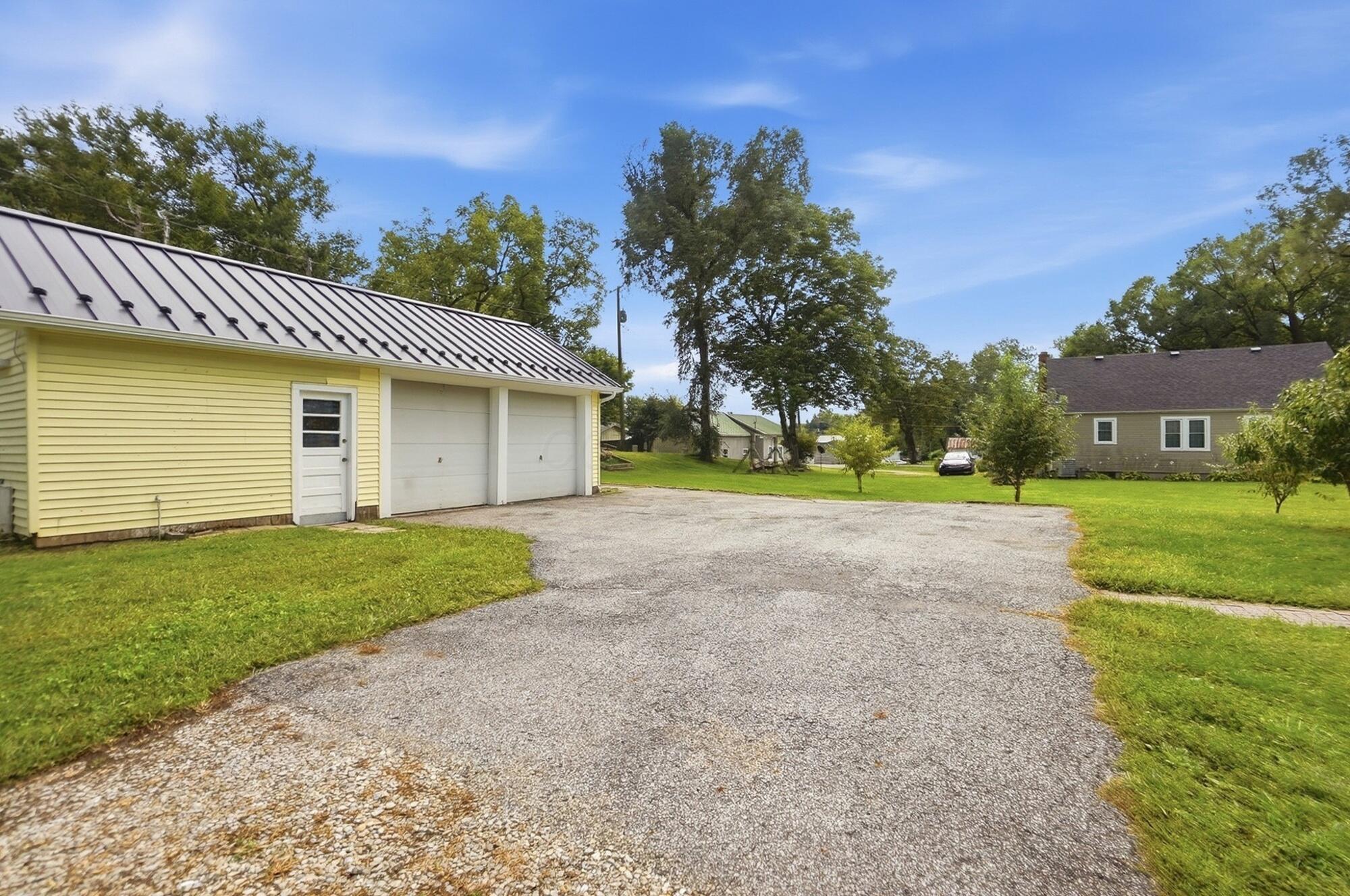1024 Springlawn Avenue Property Photo 51